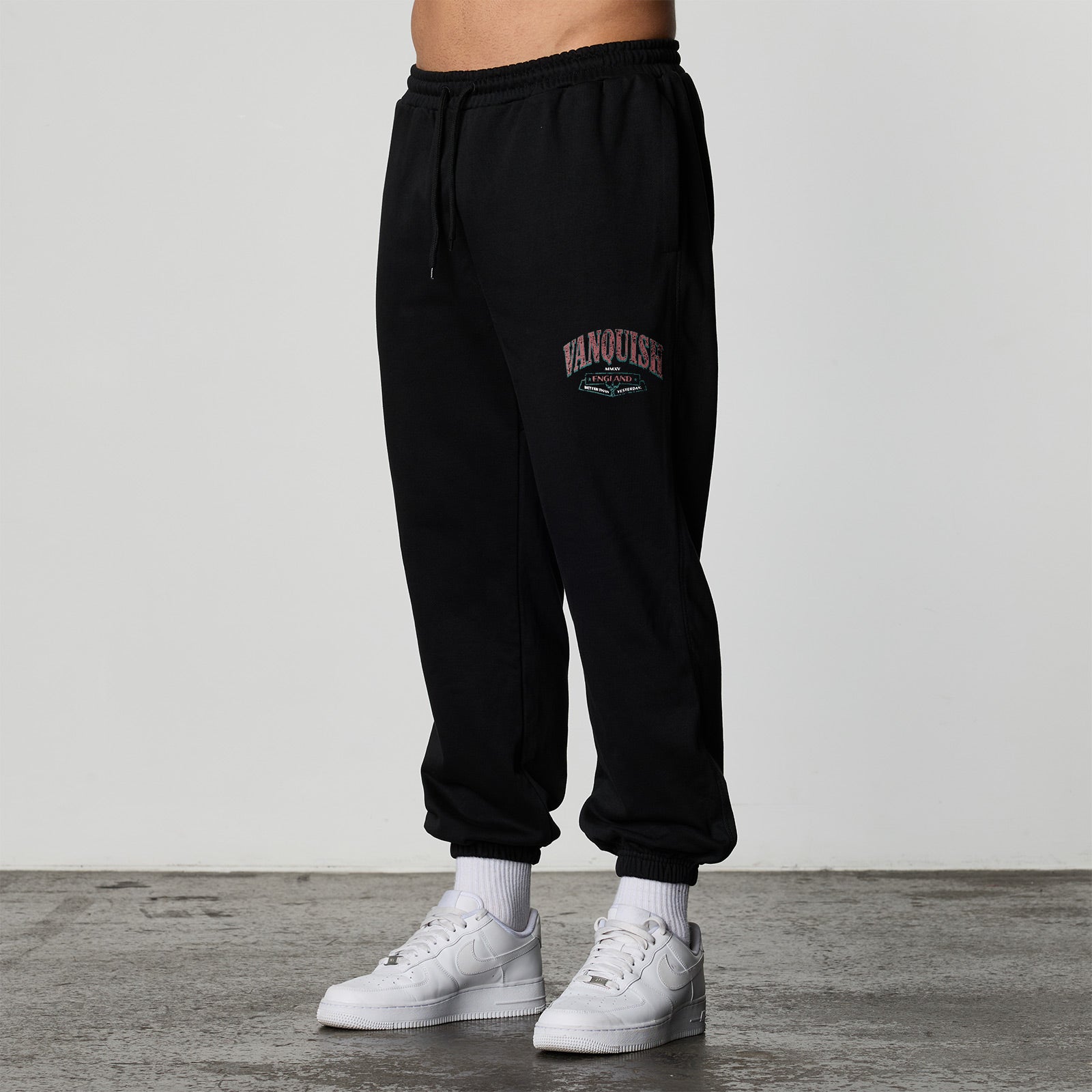CONQUEST BLACK OVERSIZED SWEATPANTS