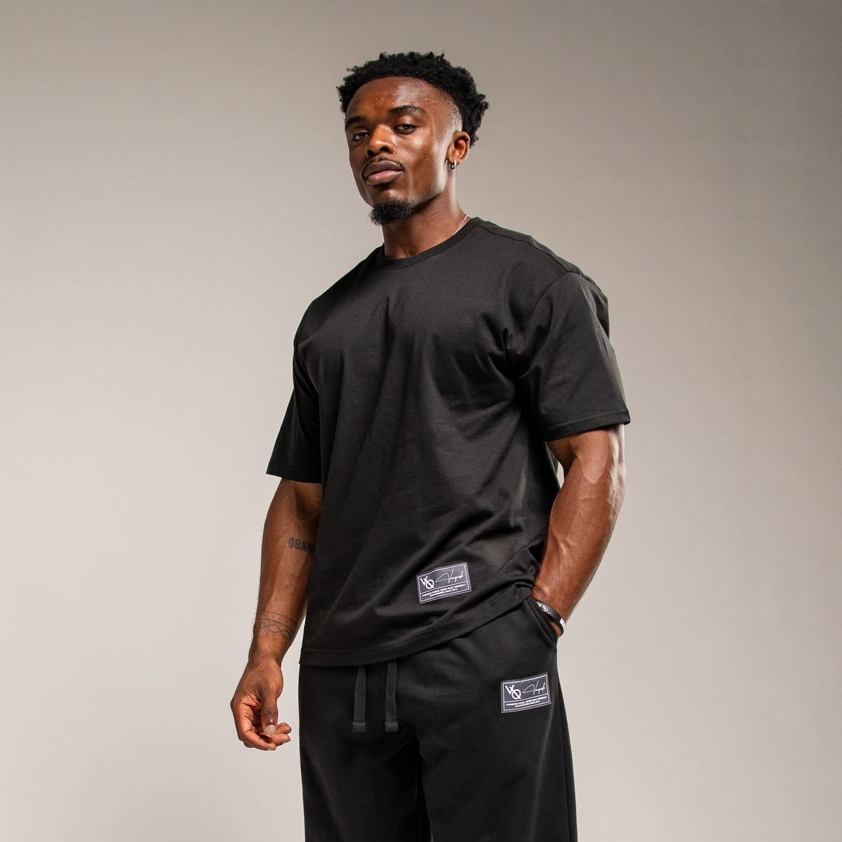 BADGE BLACK HEAVYWEIGHT OVERSIZED T SHIRT