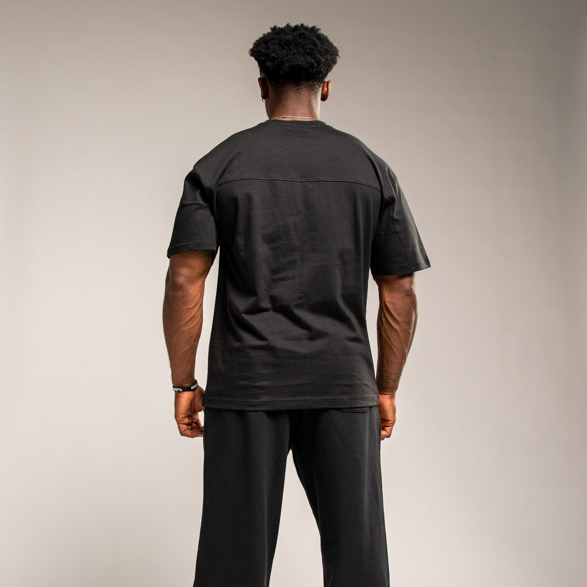 BADGE BLACK HEAVYWEIGHT OVERSIZED T SHIRT