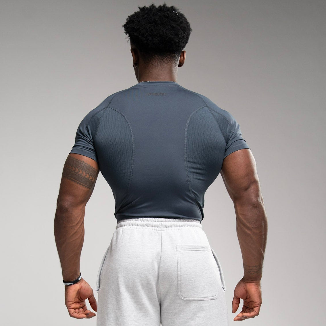 EVOLVE DARK GREY MUSCLE FIT COMPRESSION T SHIRT