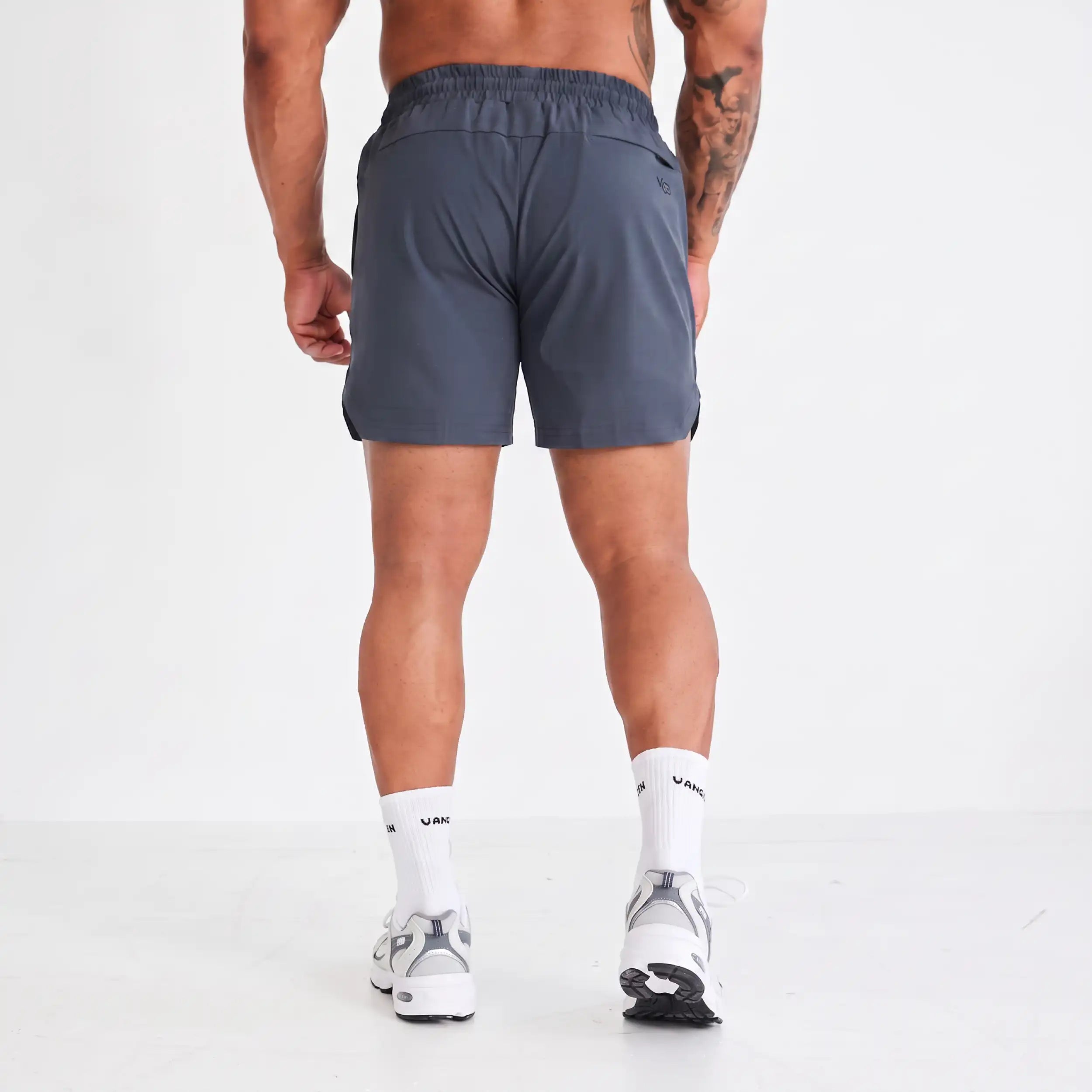 EVOLVE DARK GREY 4" PERFORMANCE SHORT