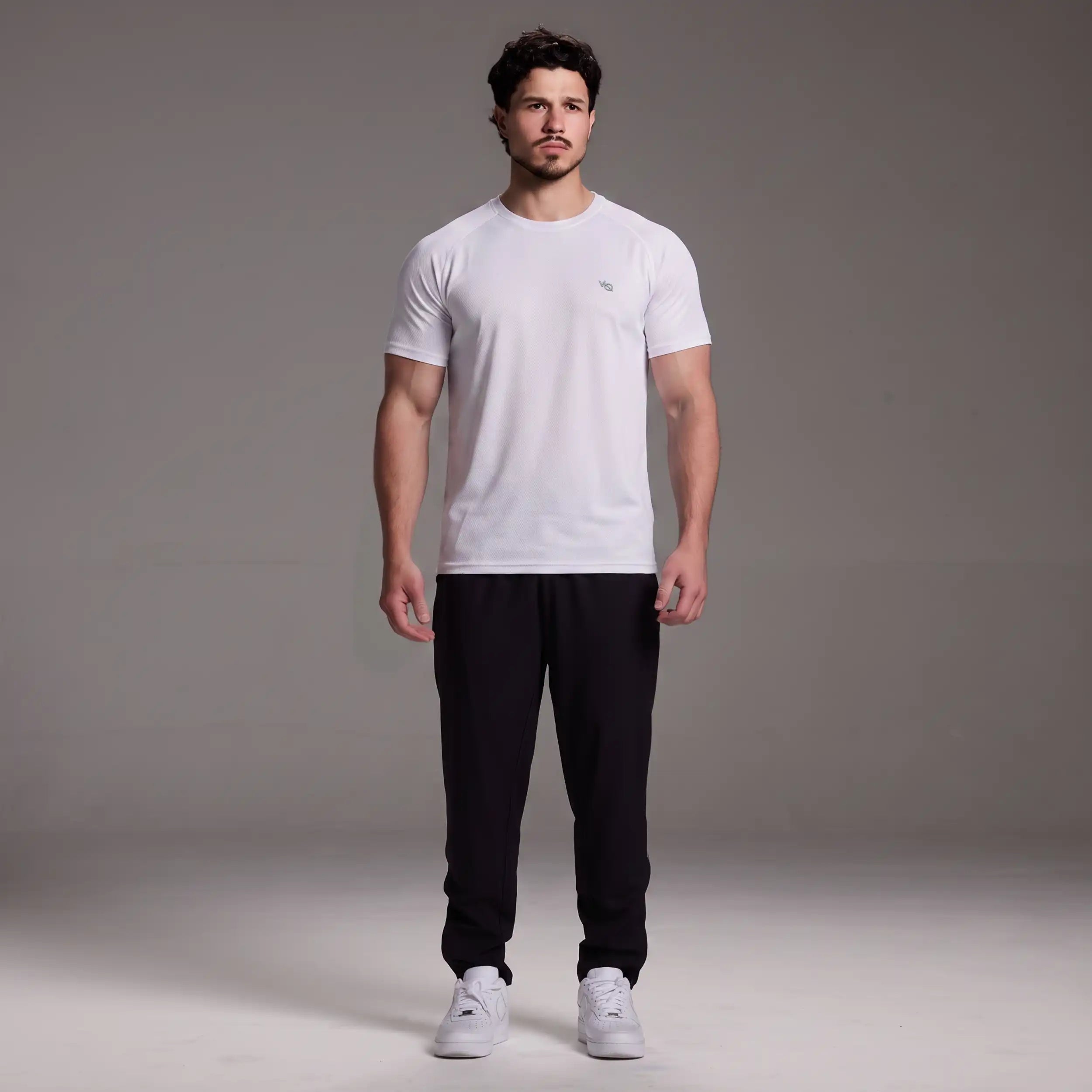 EVOLVE WHITE SLIM FIT PERFORMANCE T SHIRT