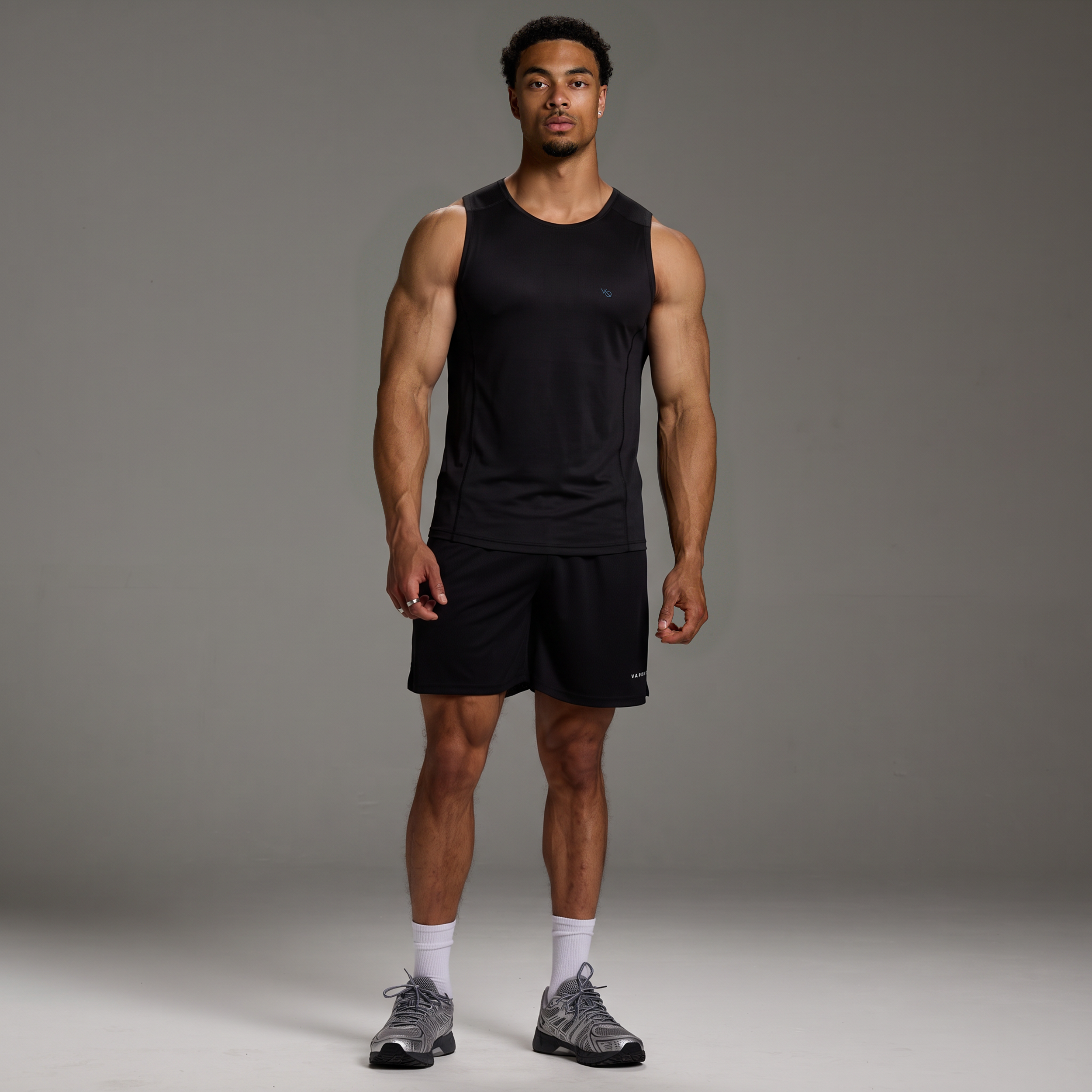 EVOLVE BLACK SLIM FIT PERFORMANCE TANK