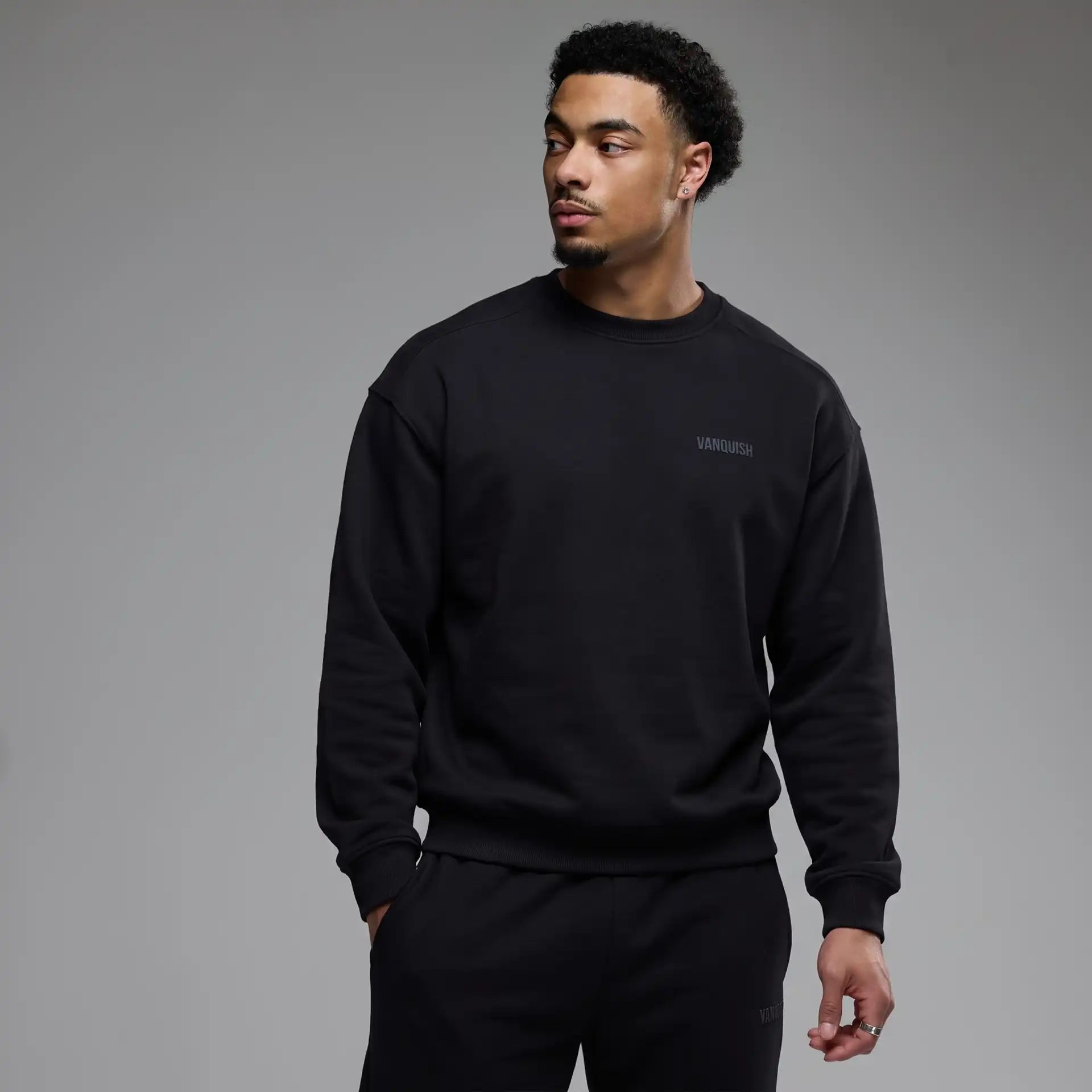 EVOLVE BLACK OVERSIZED SWEATER