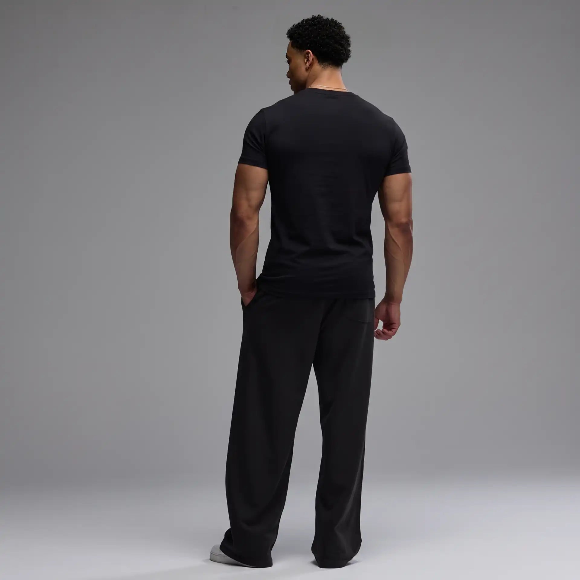 VANQUISH EVOLVE BLACK SLIM FIT T SHIRT