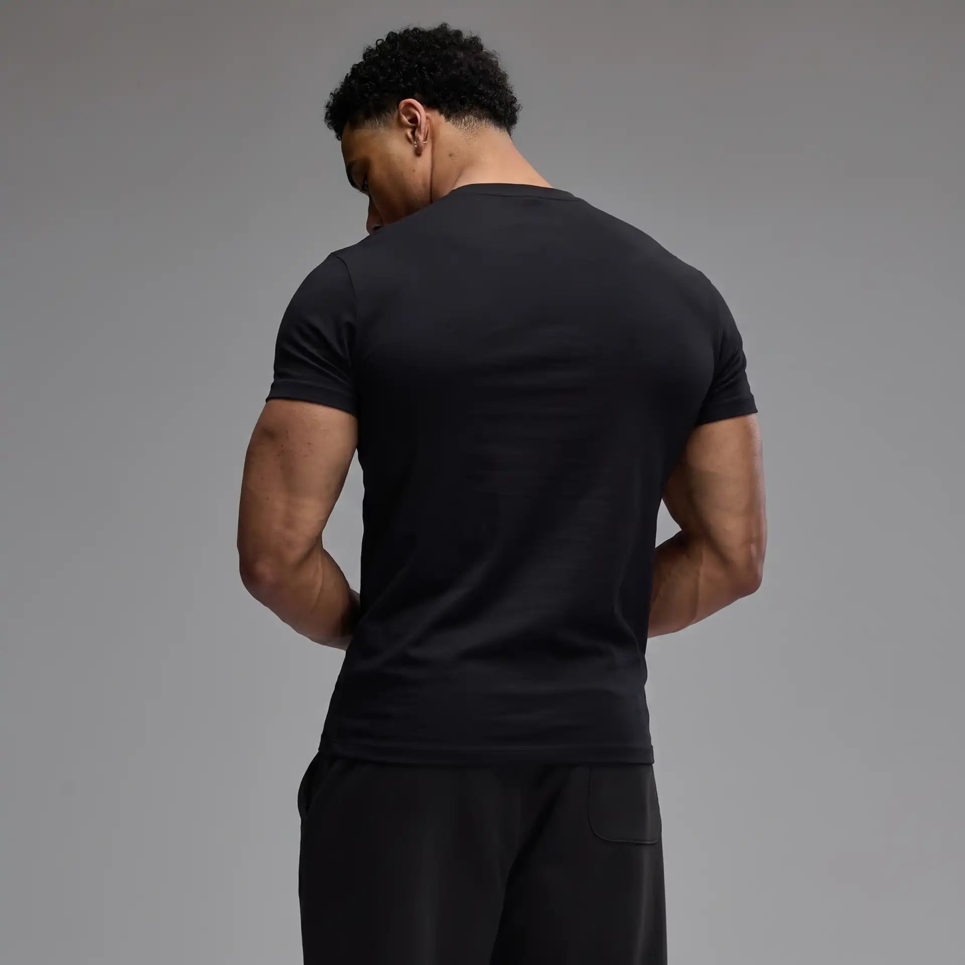 VANQUISH EVOLVE BLACK SLIM FIT T SHIRT