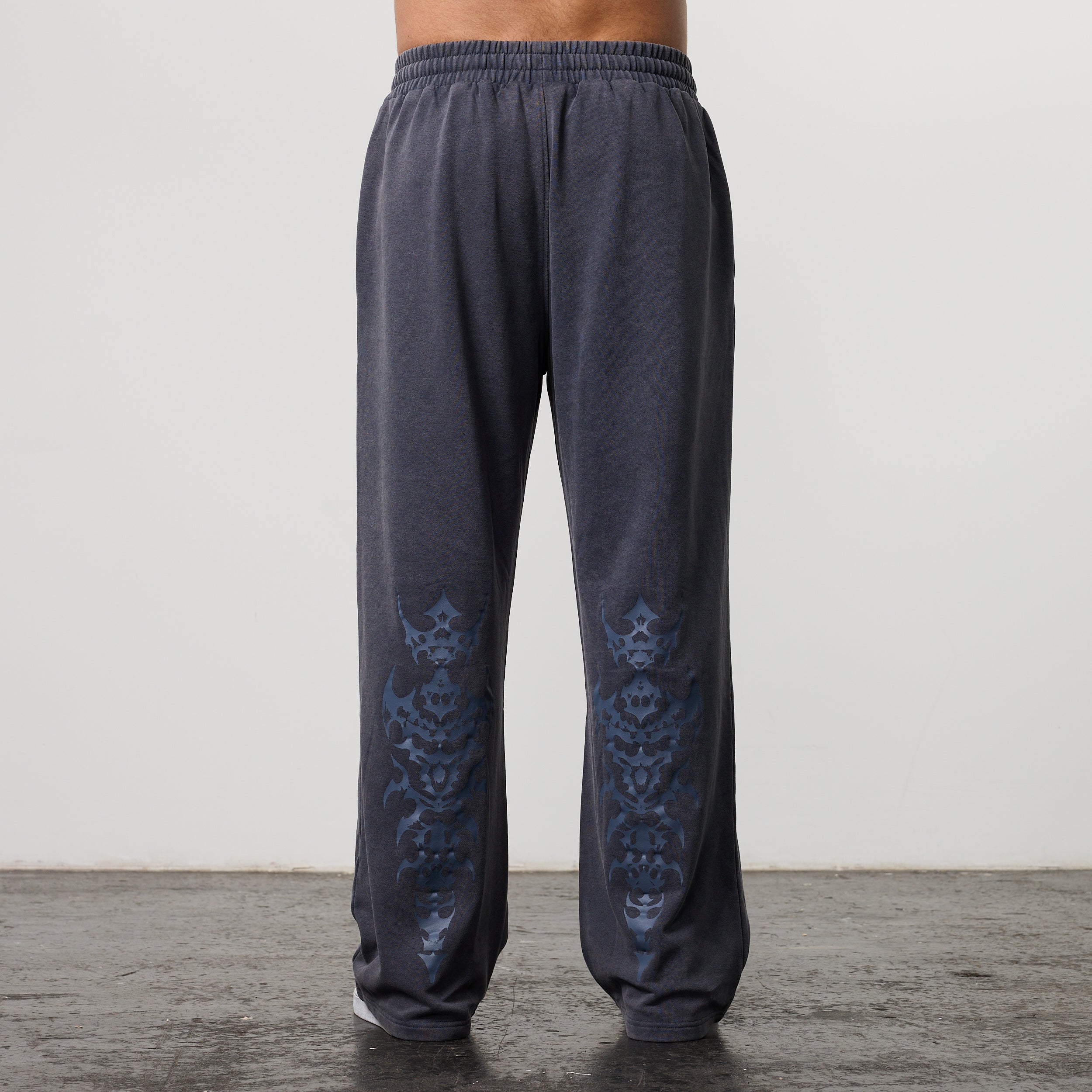 BLACK FORGE WASHED NAVY STRAIGHT LEG SWEATPANTS