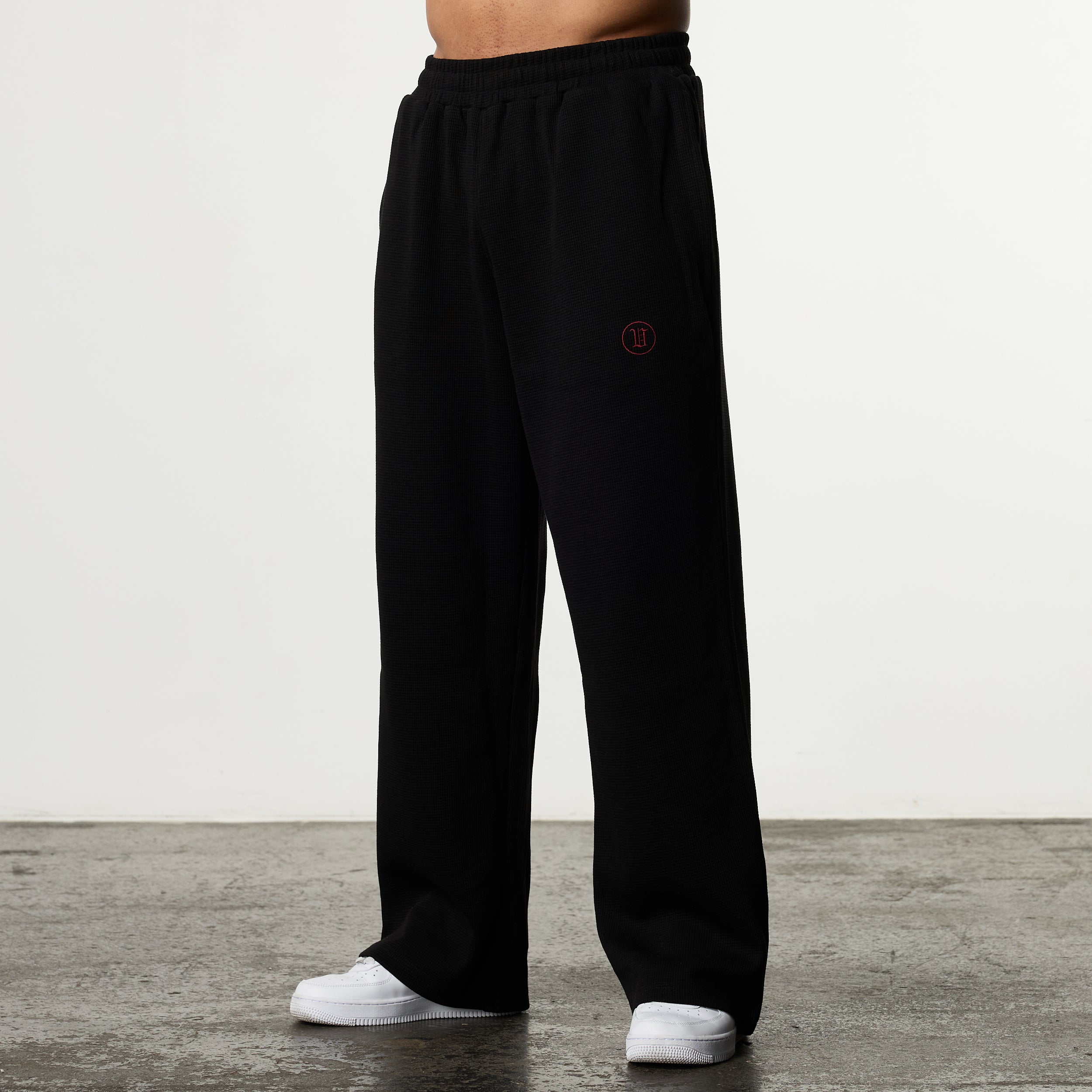 WAFFLE BLACK STRAIGHT LEG SWEATPANTS