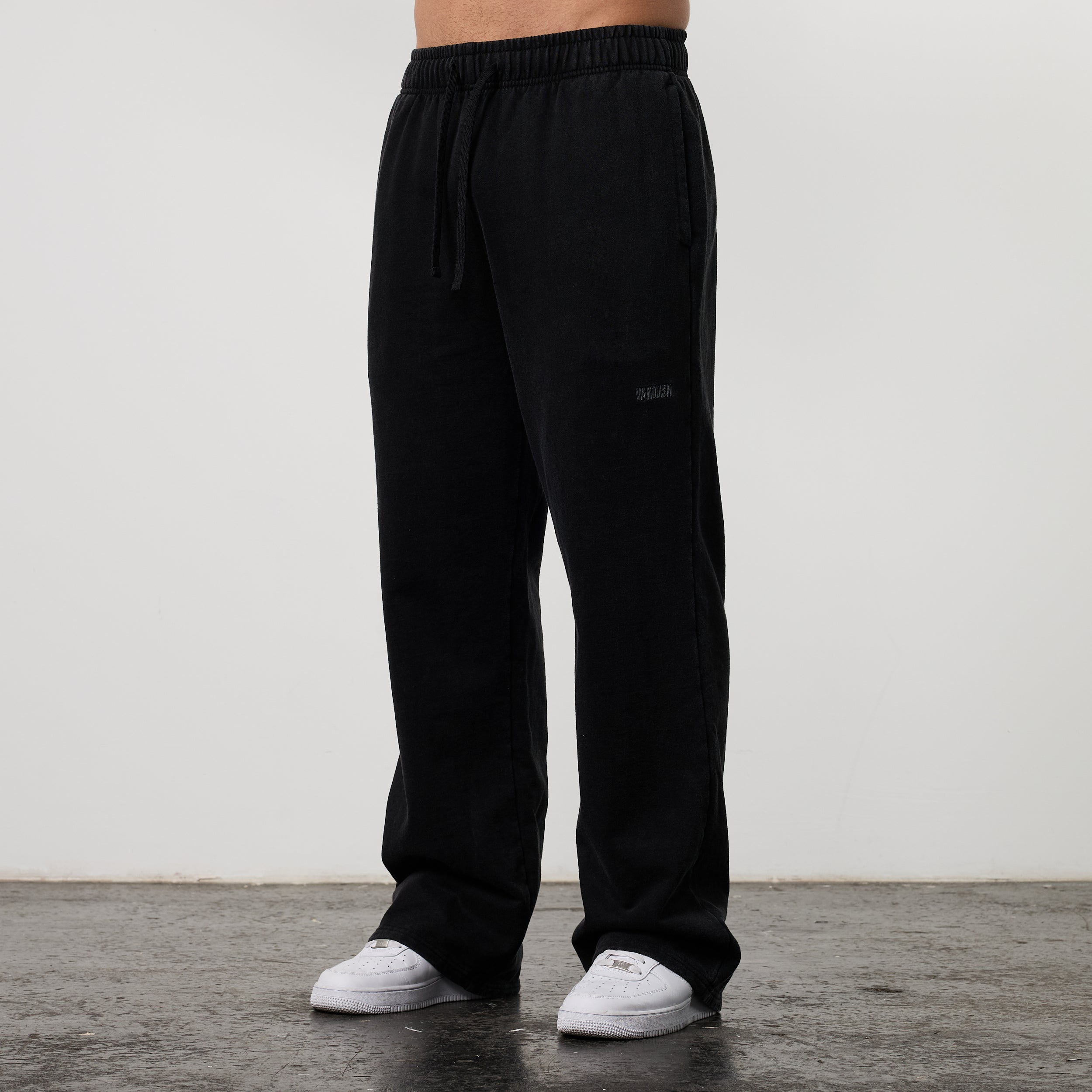 WASHED BLACK HEAVY WEIGHT STRAIGHT LEG SWEAT PANTS