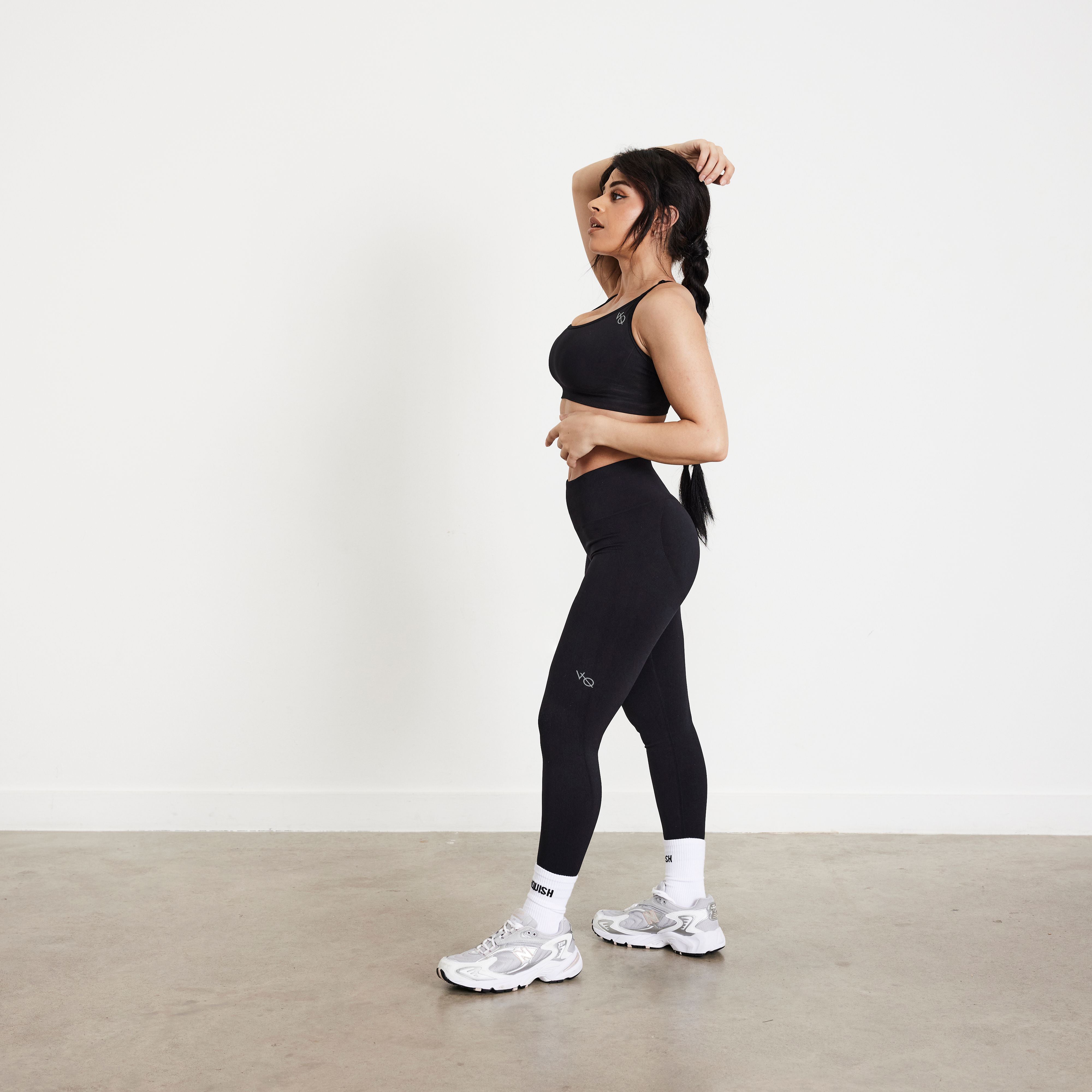 Vanquish Elevate Seamless Scrunch Petite Black Leggings