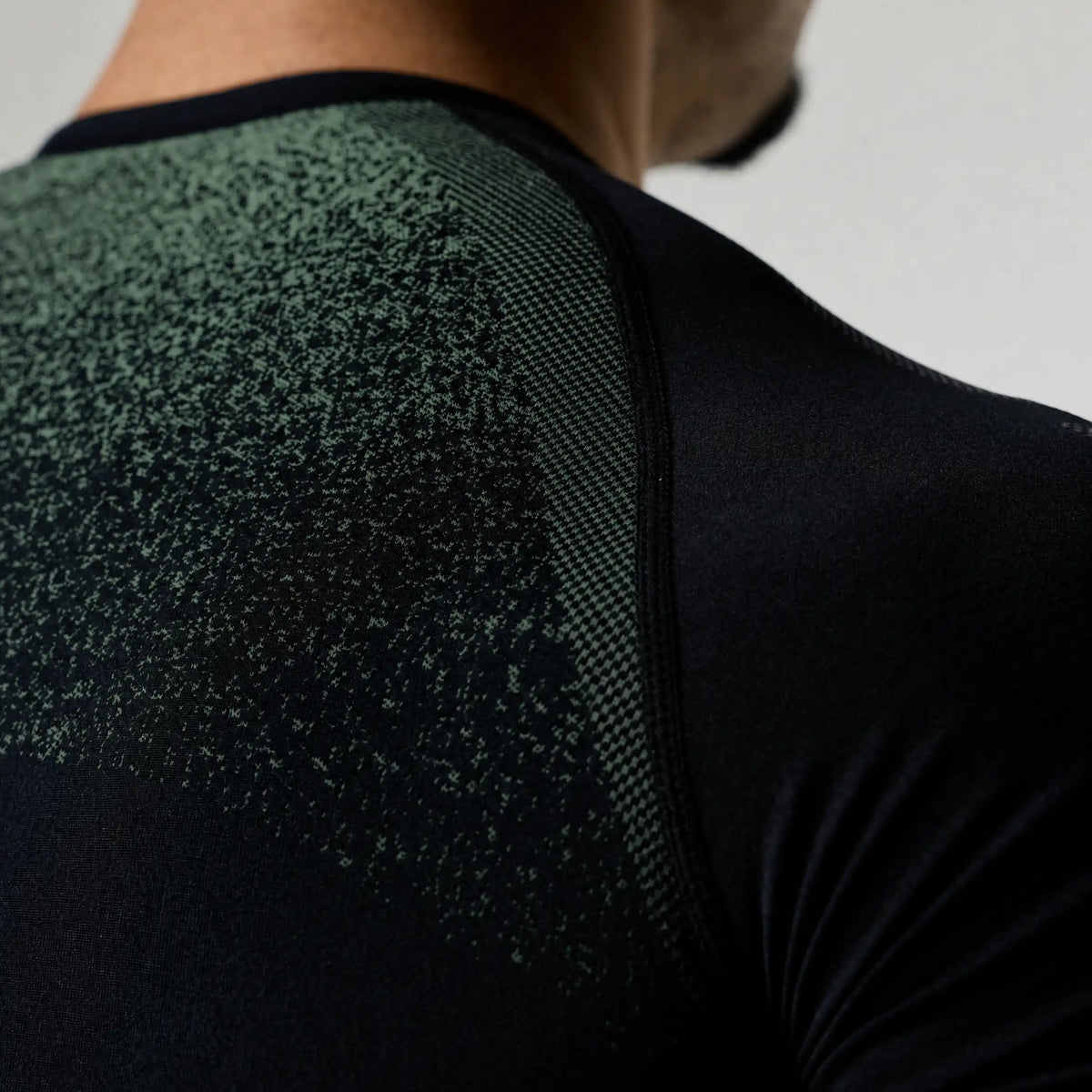 TRIBAL COMPRESSION AQUA SHORT SLEEVE T SHIRT