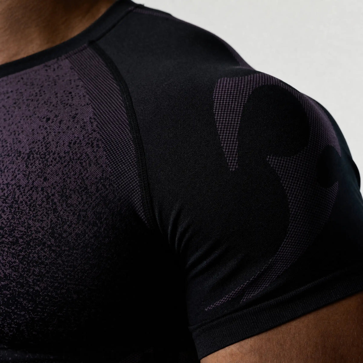 TRIBAL COMPRESSION MULBERRY SHORT SLEEVE T SHIRT