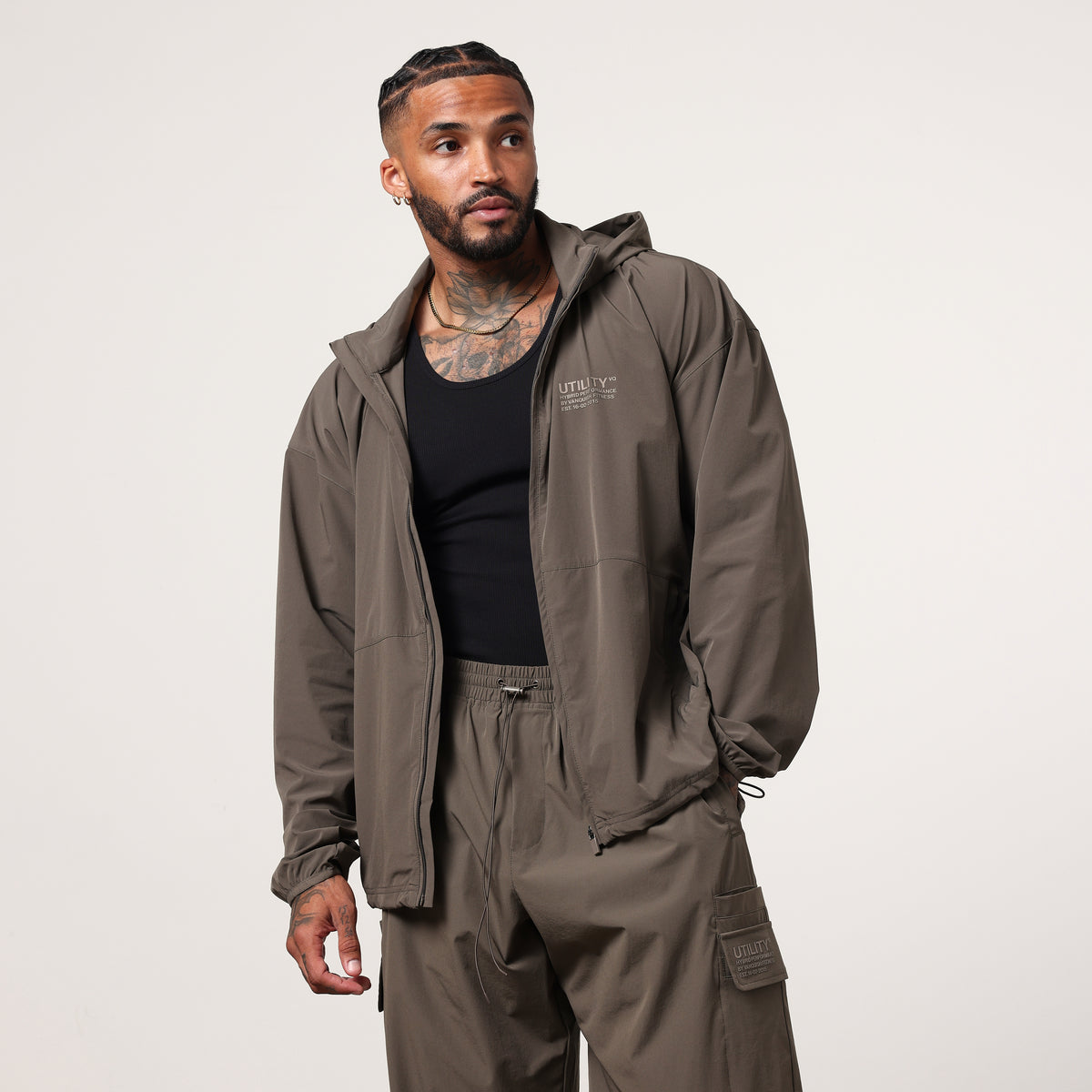 Vanquish – Utility-Trainingsjacke in Übergröße in Braun