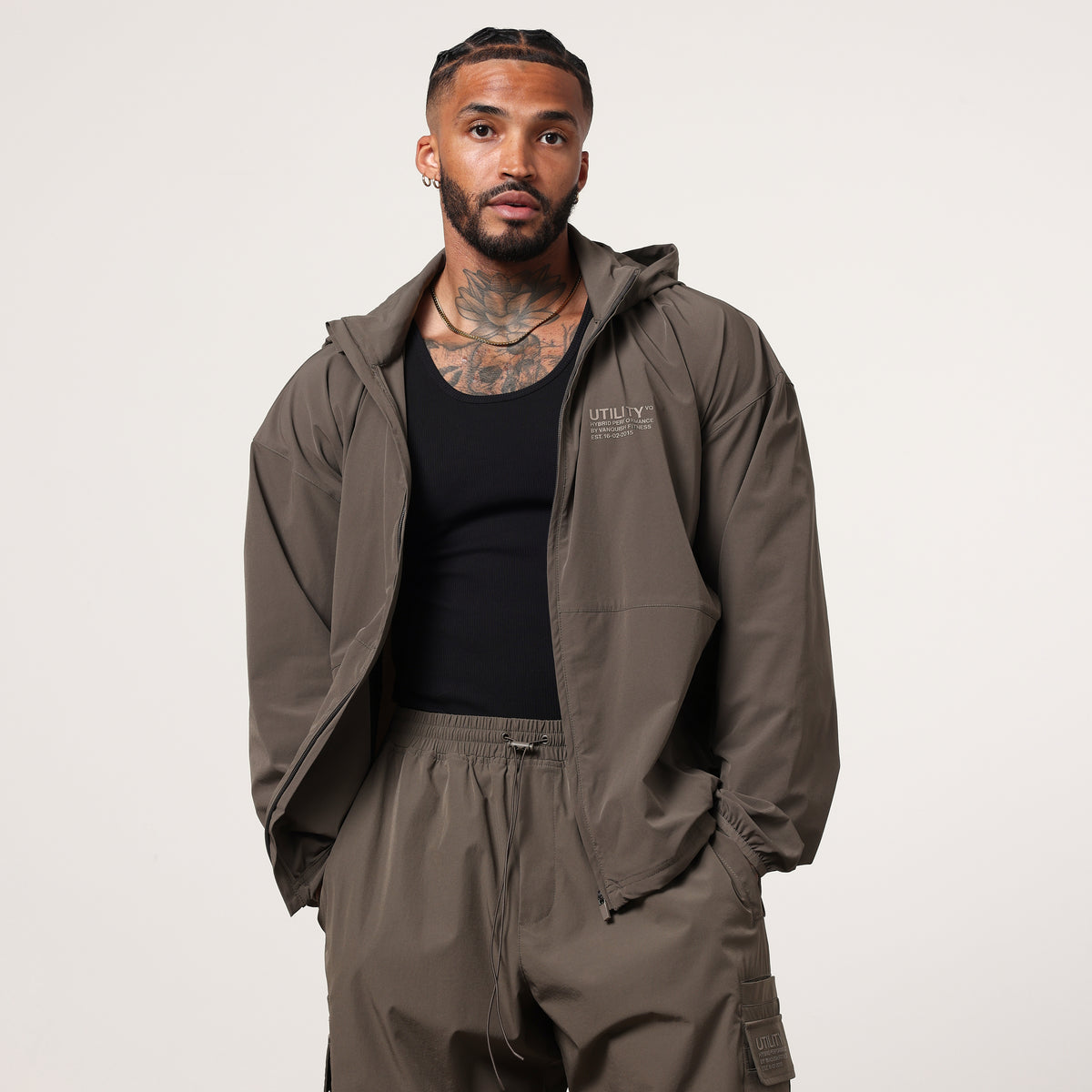 Vanquish – Utility-Trainingsjacke in Übergröße in Braun