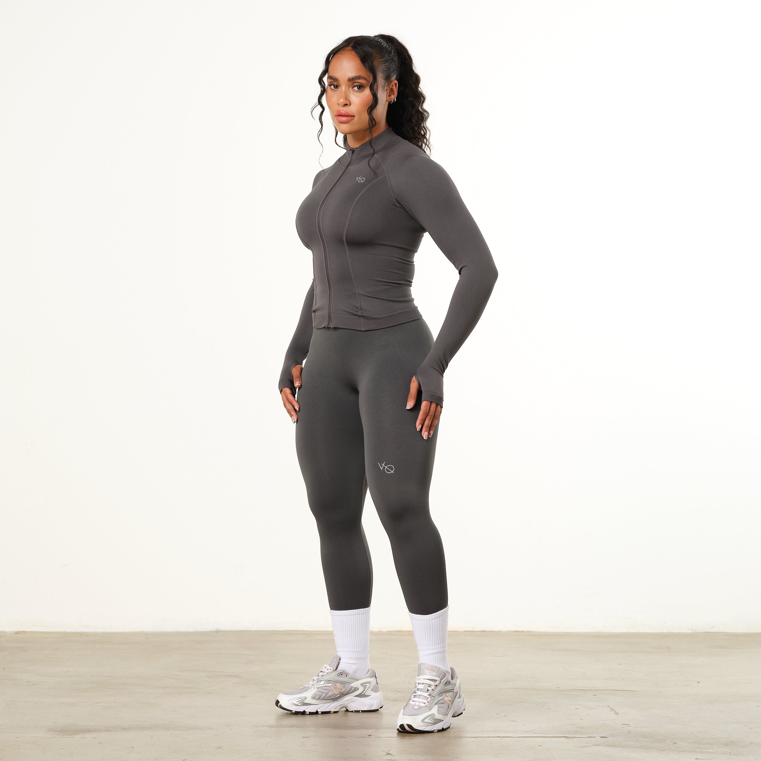 Vanquish Elevate Seamless Scrunch Petite Charcoal Grey Leggings