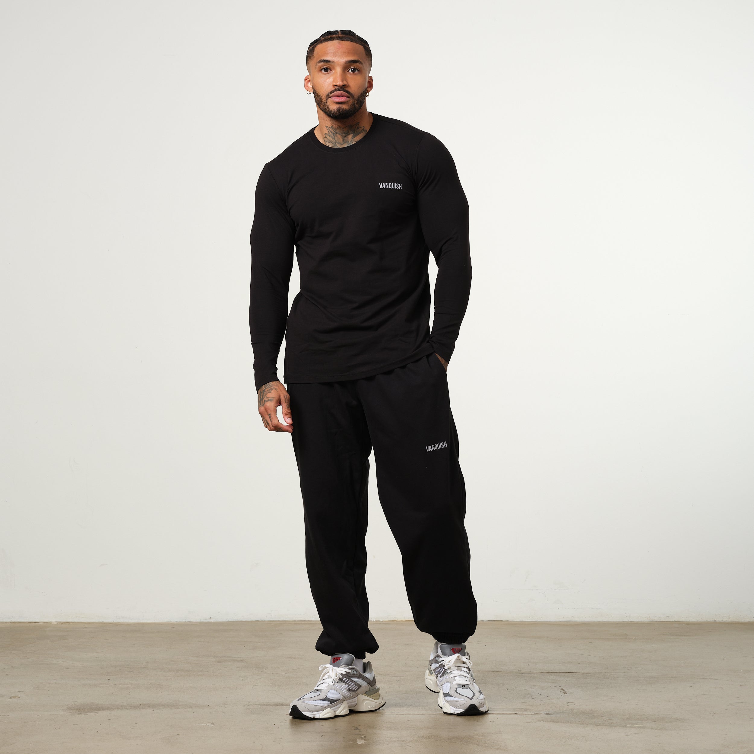 Vanquish Essential Black Slim Fit Long Sleeve T Shirt