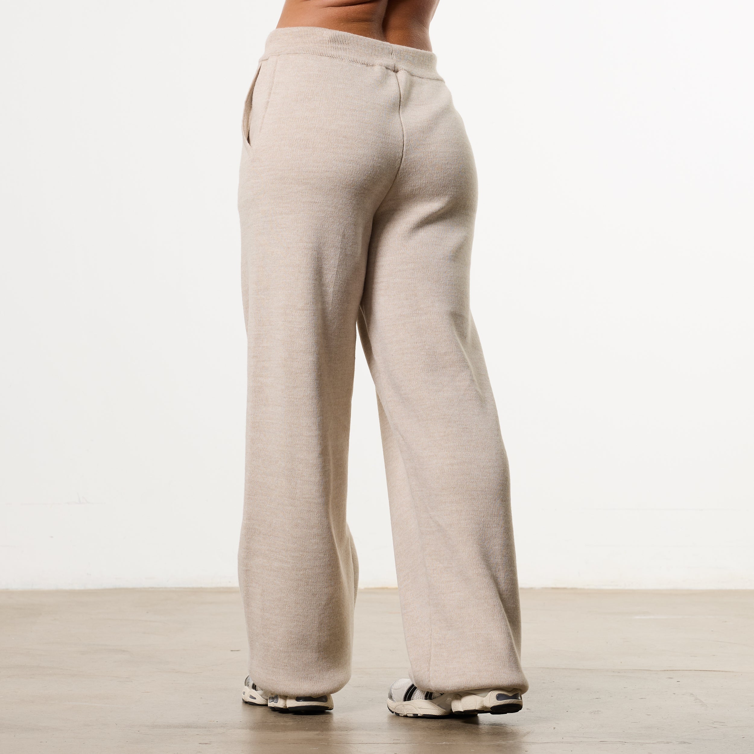 WOMENS EMBROIDERED KNIT OAT STRAIGHT LEG SWEATPANTS