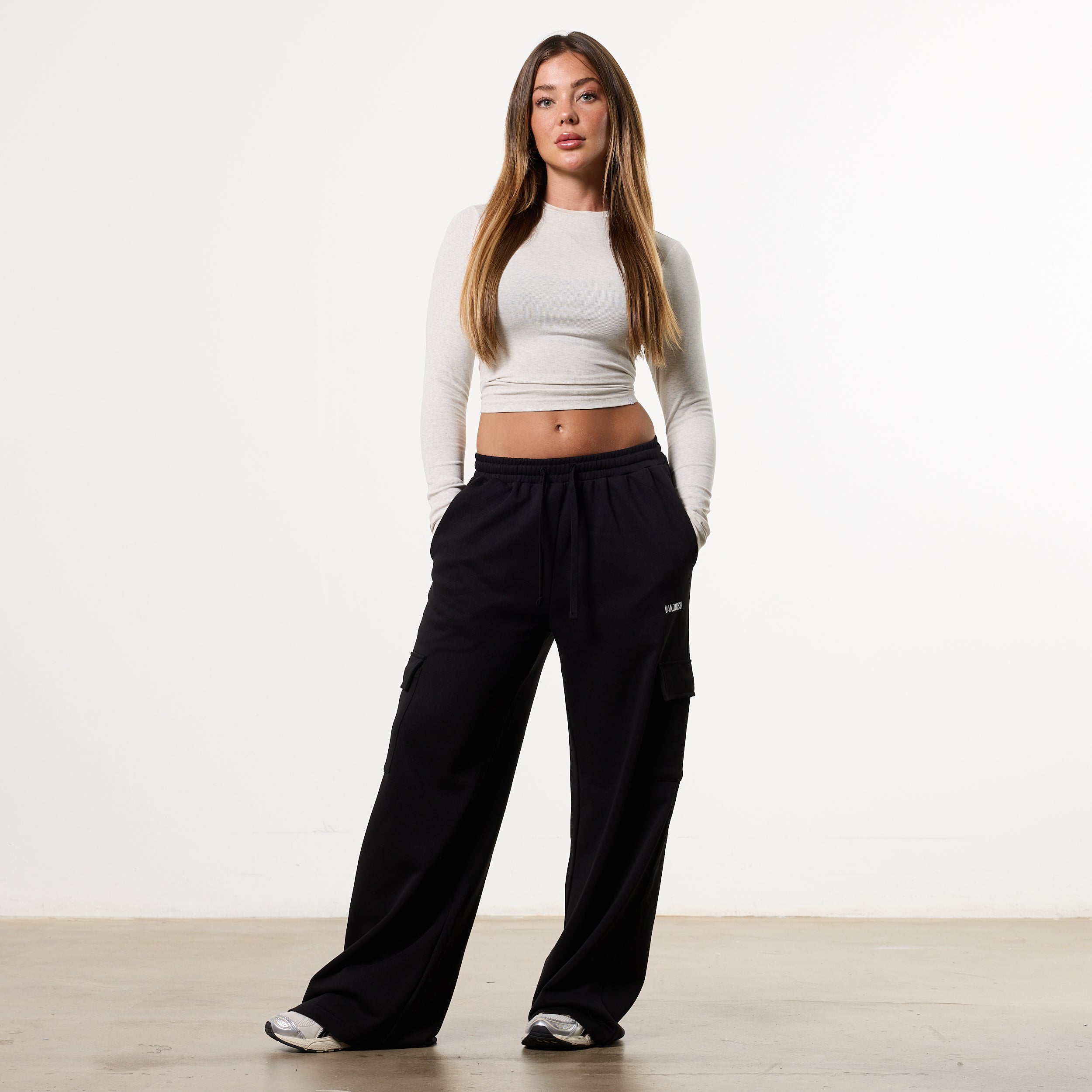 WOMENS ESSENTIAL BLACK CARGO STRAIGHT LEG SWEATPANTS
