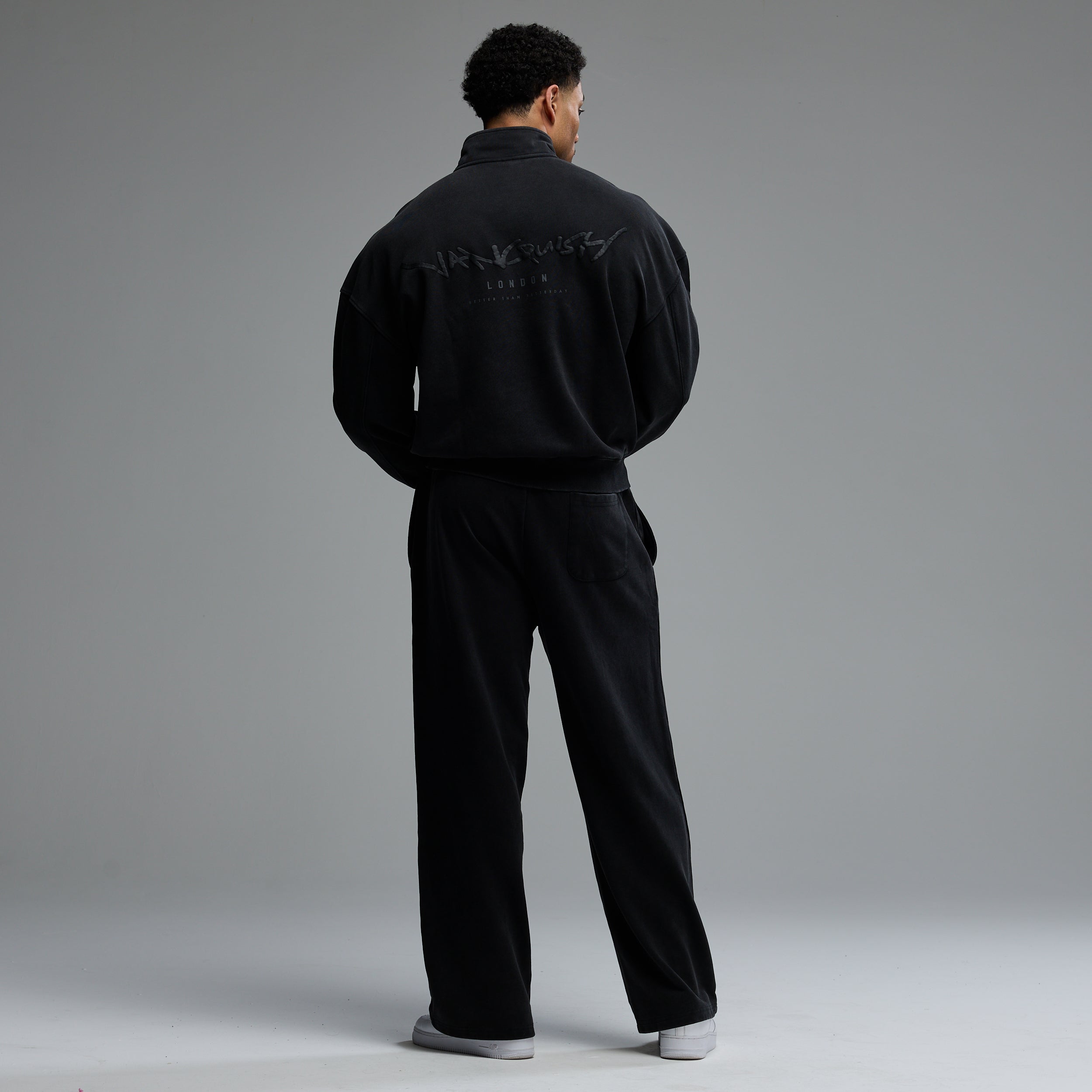 GRAFFITI WASHED BLACK 1/4 ZIP