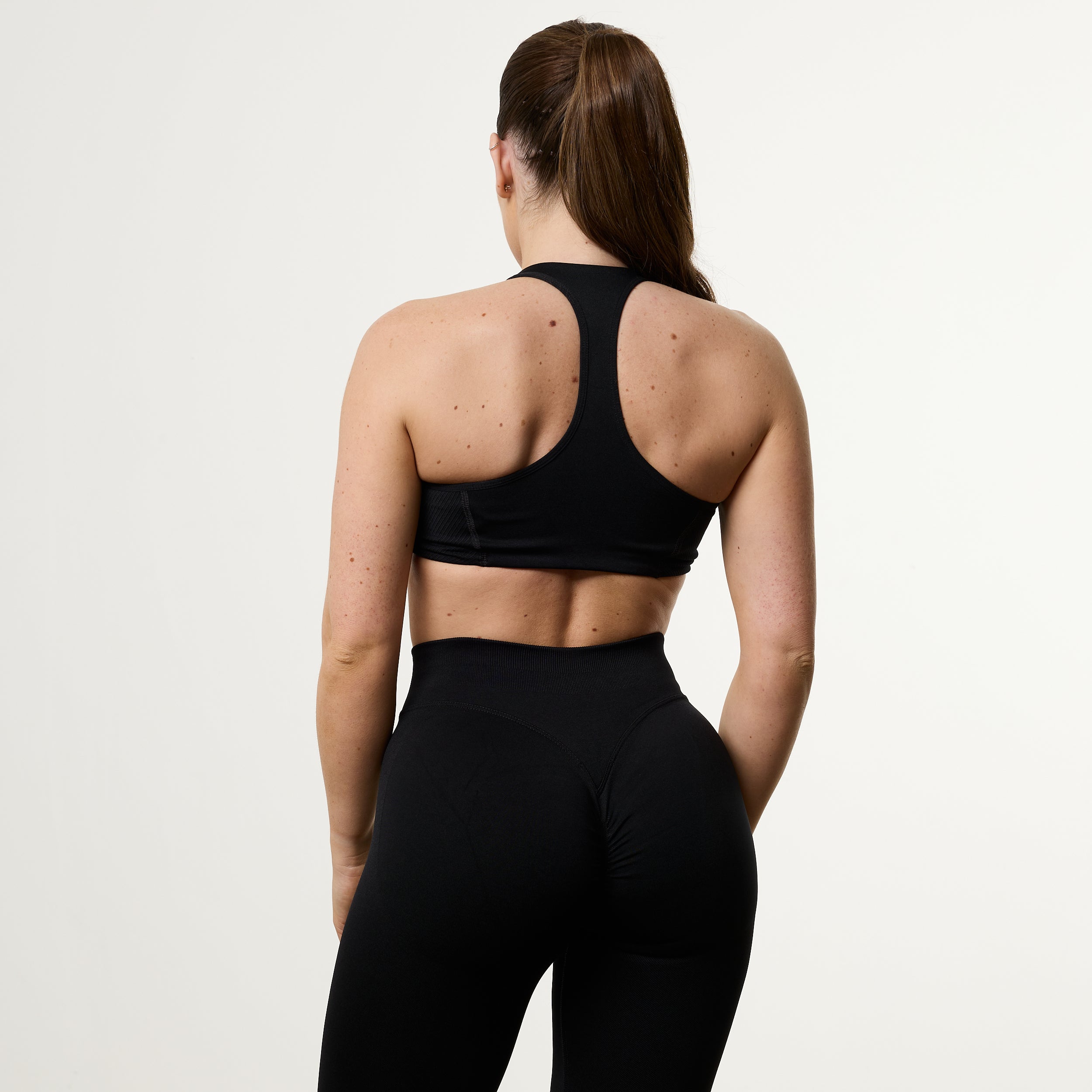 Vanquish Elevate V2 Black Seamless Twist Front Bra