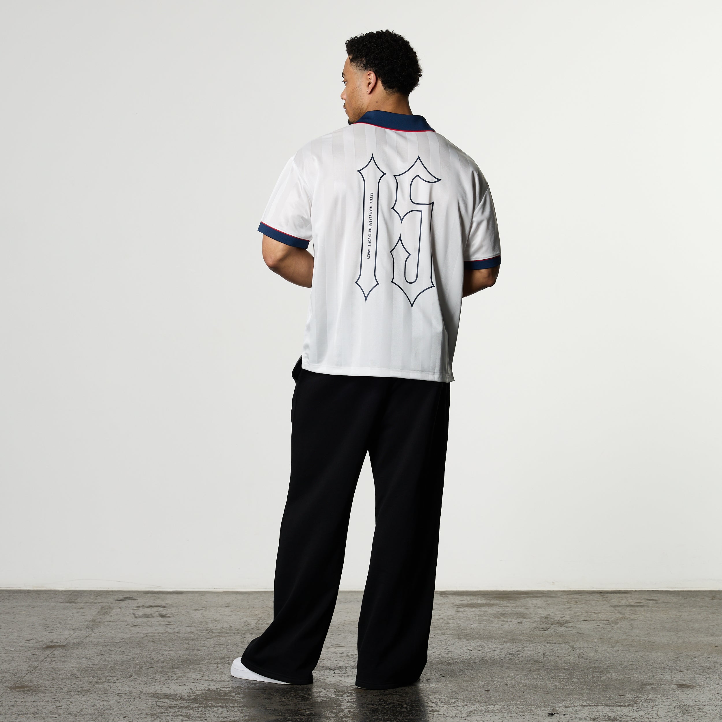VANQUISH WHITE OVERSIZED BOXY FOOTBALL JERSEY