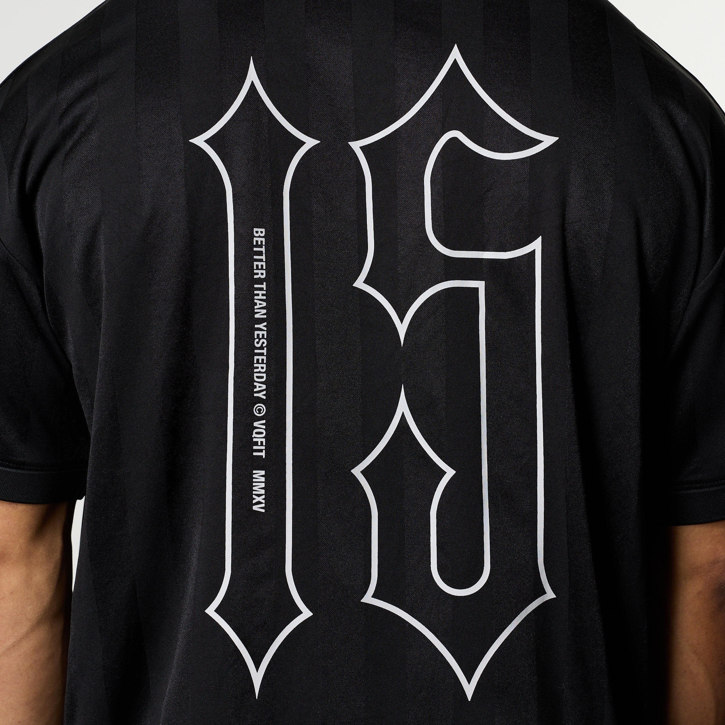 VANQUISH BLACK OVERSIZED BOXY FOOTBALL JERSEY