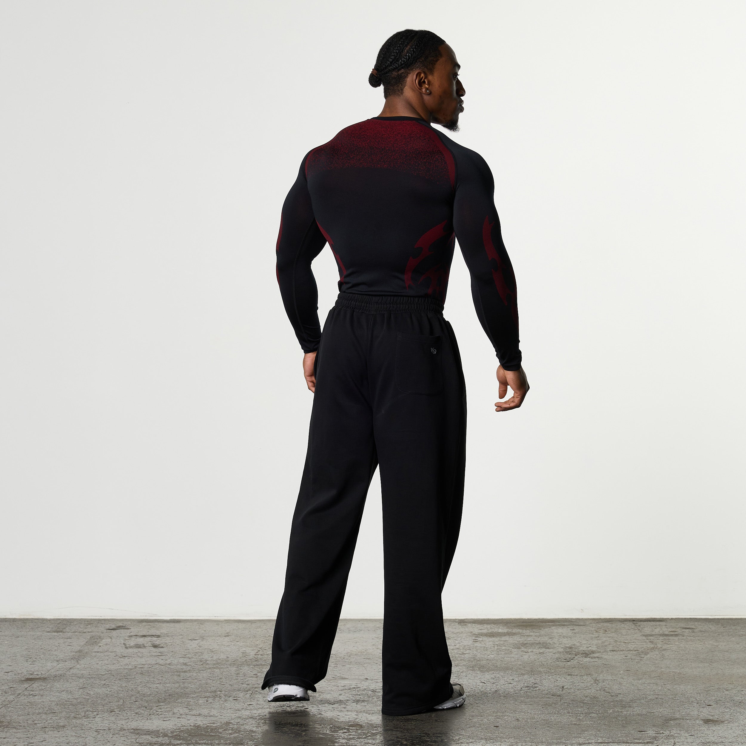 TRIBAL COMPRESSION BLACK AND RED LONG SLEEVE T SHIRT