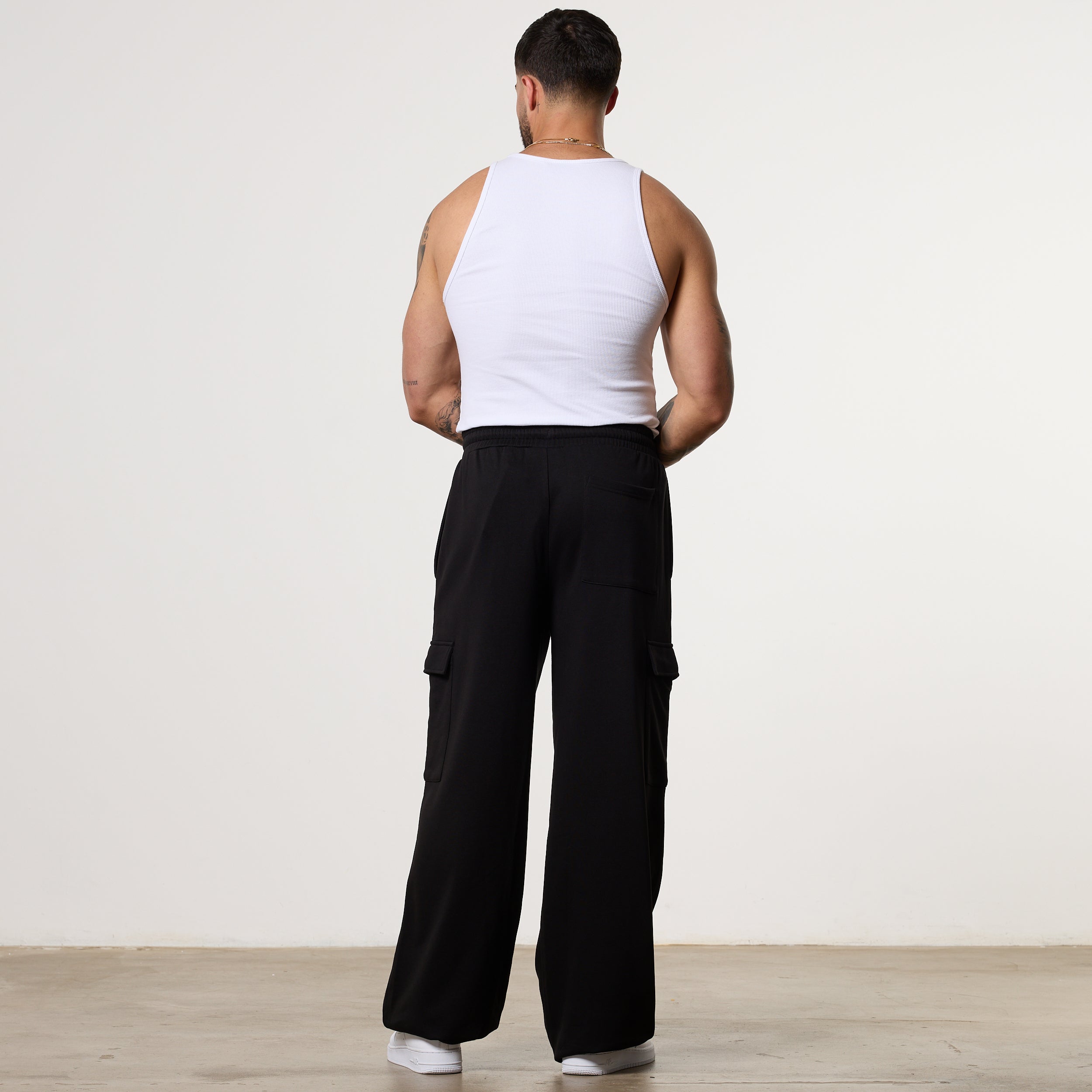 Essential BLACK BAGGY CARGO SWEATPANTS