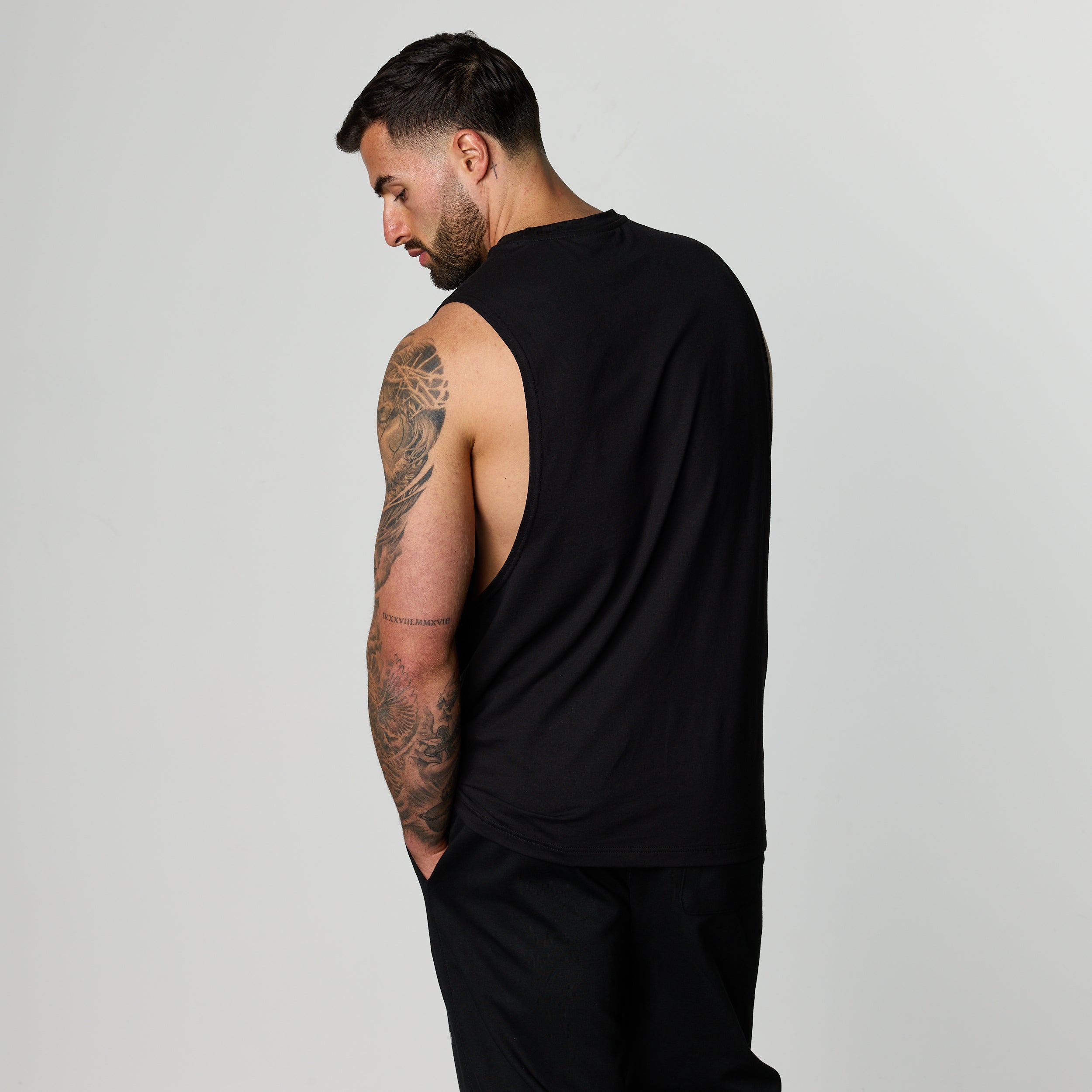 CONQUEST BLACK SLEEVELESS T SHIRT