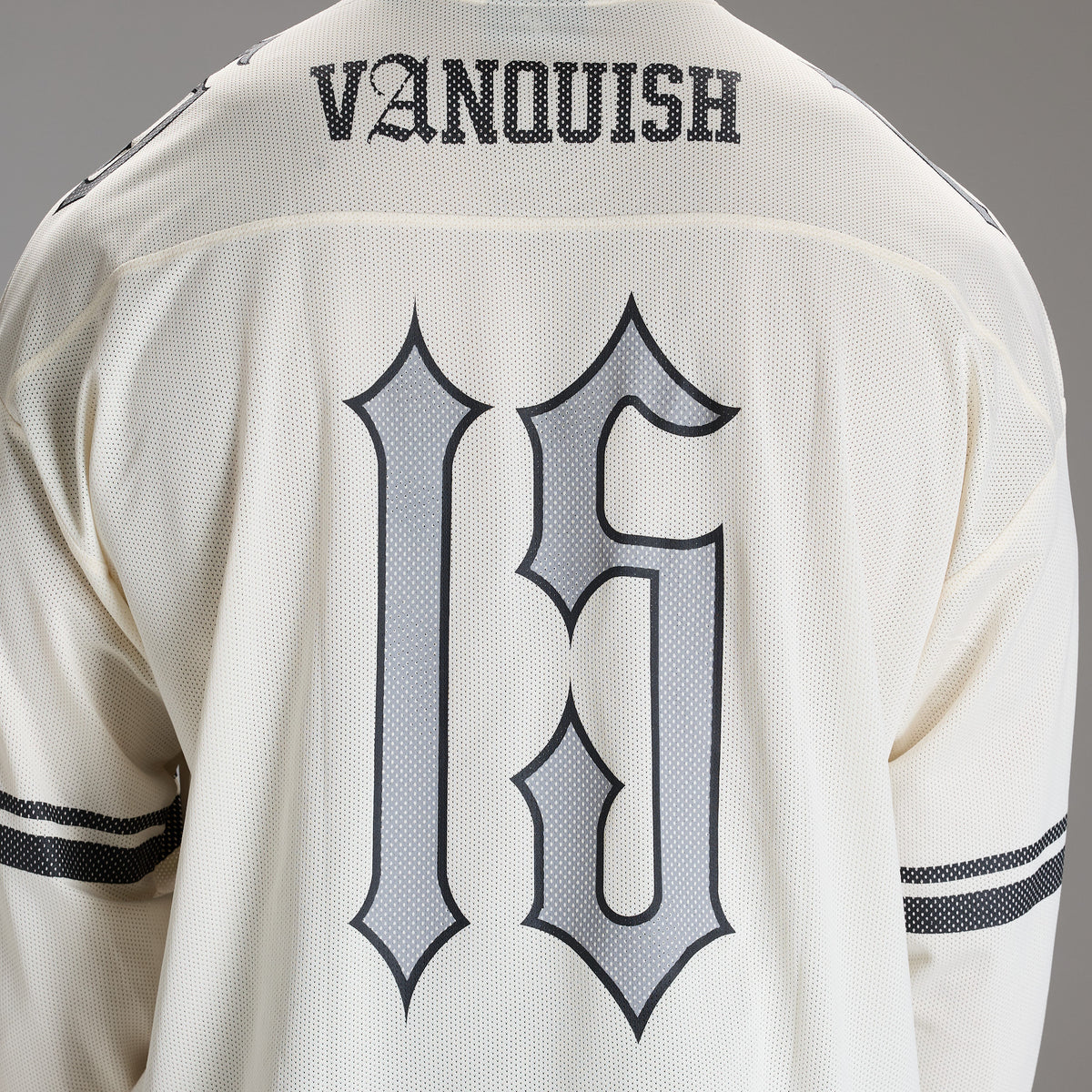 VARSITY OFF WHITE OVERSIZED HOCKEY T SHIRT