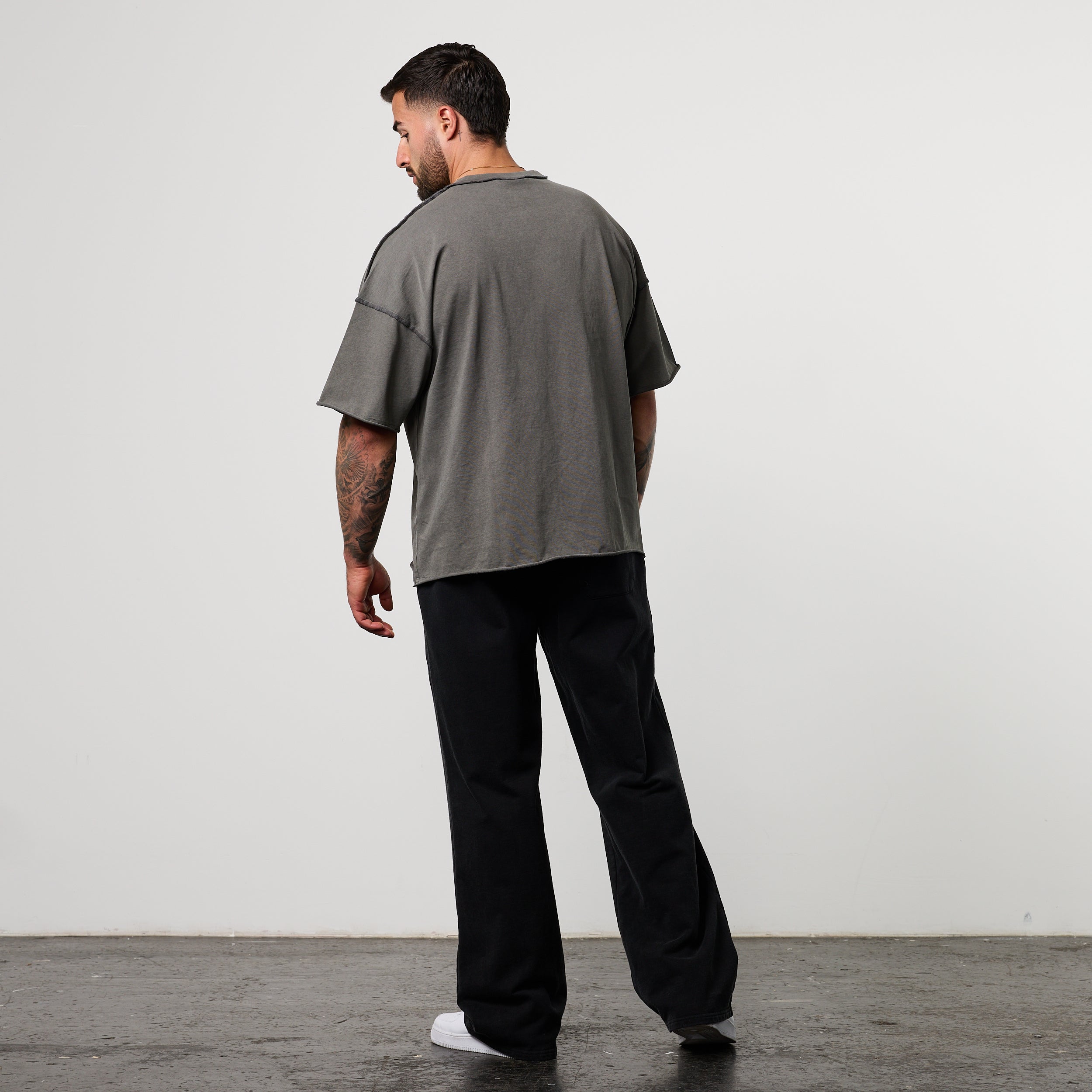 WASHED BLACK HEAVY WEIGHT STRAIGHT LEG SWEAT PANTS
