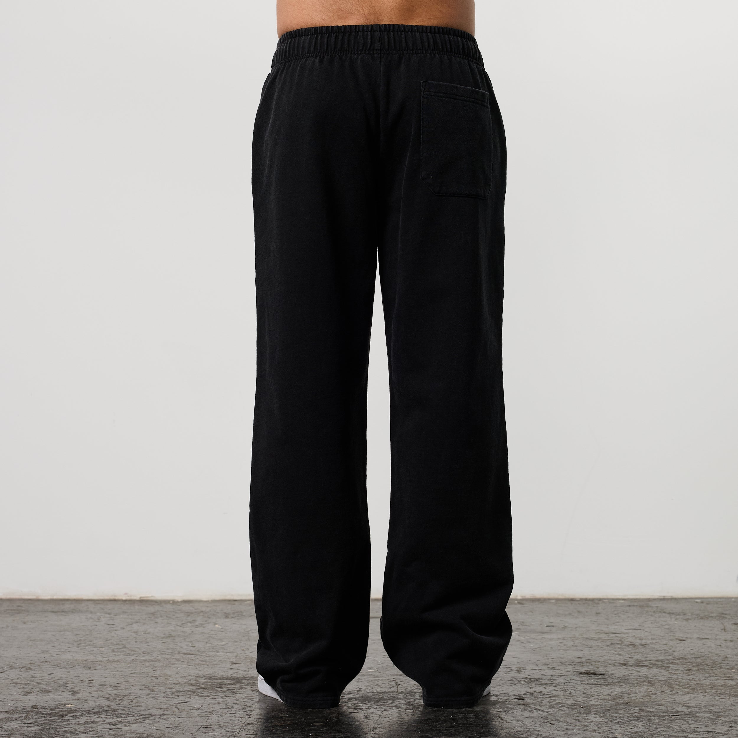WASHED BLACK HEAVY WEIGHT STRAIGHT LEG SWEAT PANTS