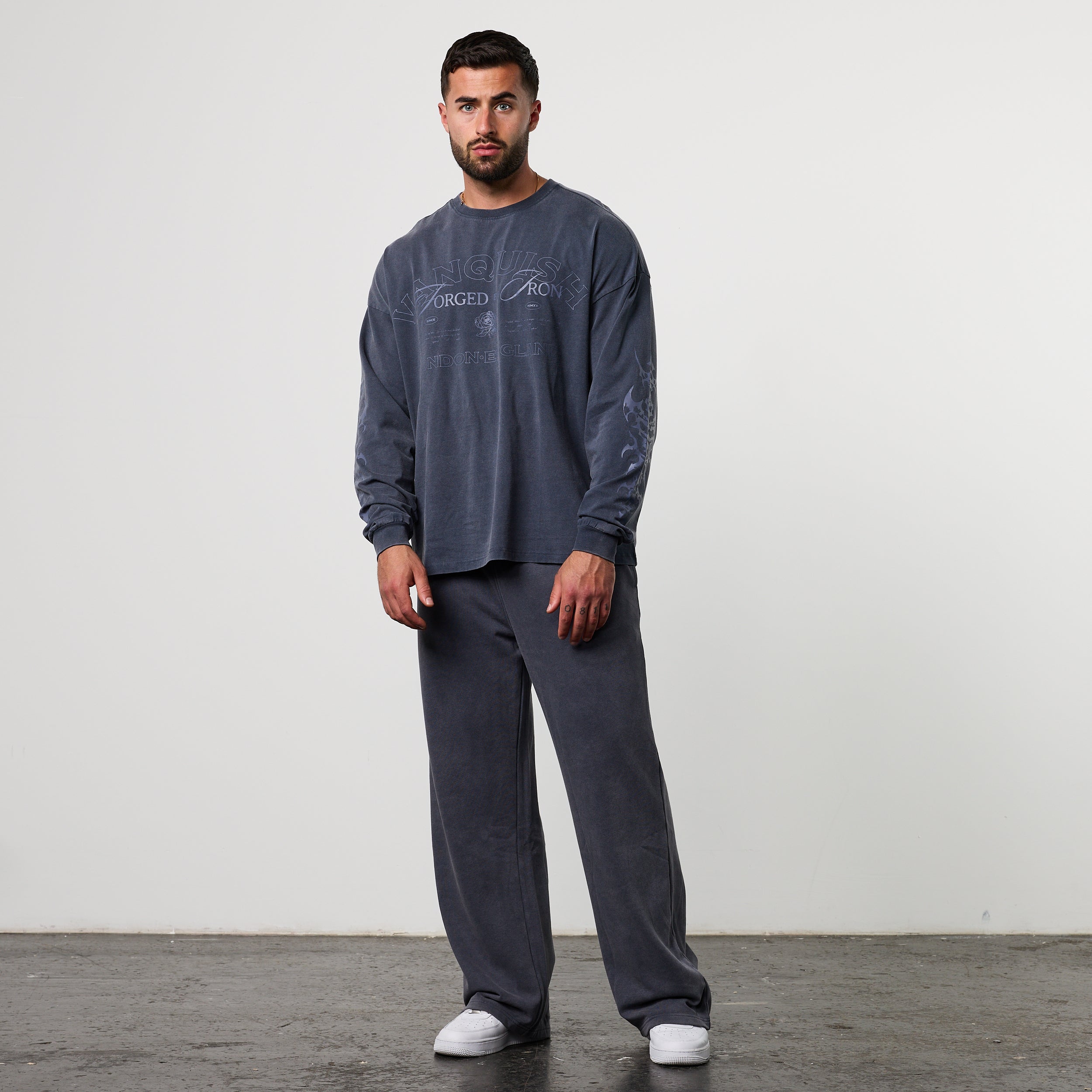 BLACK FORGE WASHED NAVY STRAIGHT LEG SWEATPANTS
