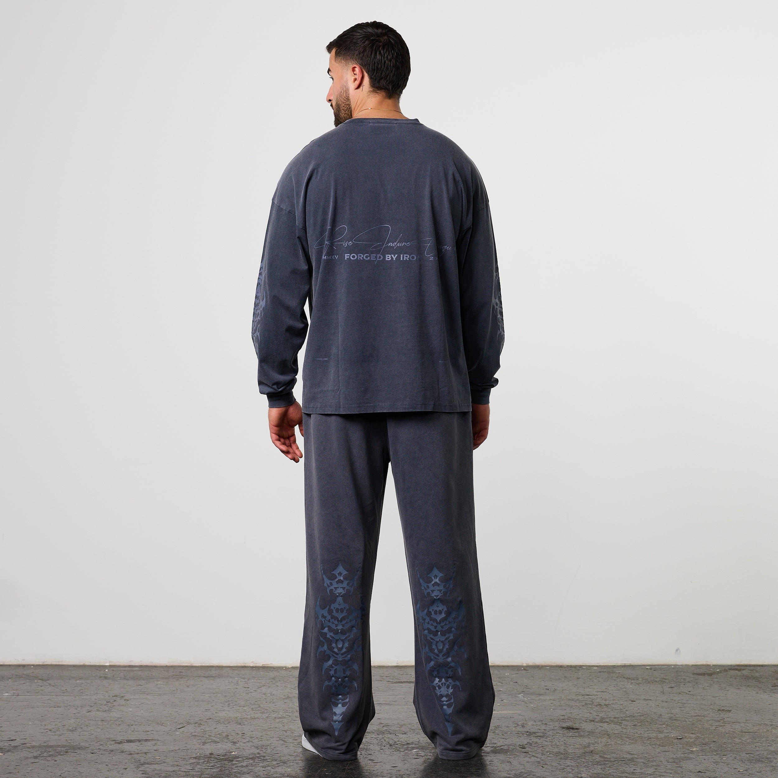 BLACK FORGE WASHED NAVY OVERSIZED LONG SLEEVE T SHIRT
