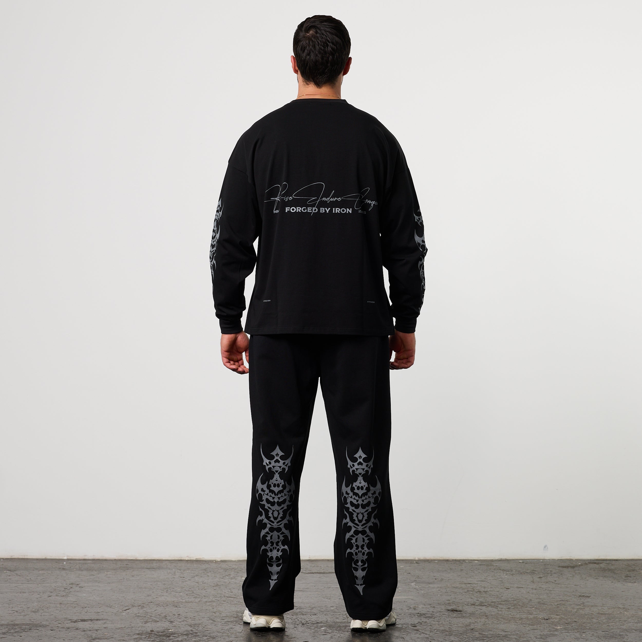 BLACK FORGE BLACK OVERSIZED LONG SLEEVE T SHIRT