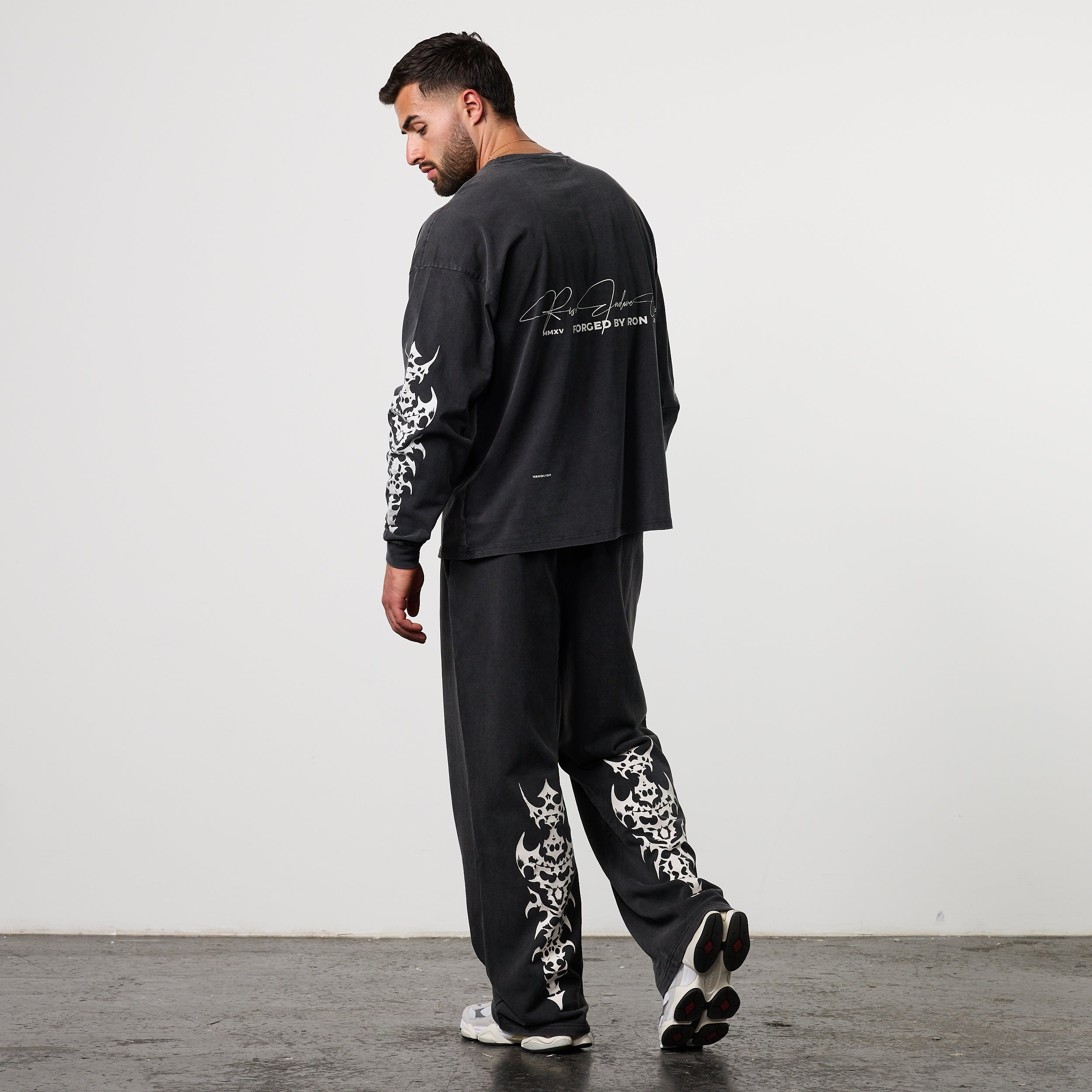 FORGE WASHED BLACK OVERSIZED LONG SLEEVE T SHIRT