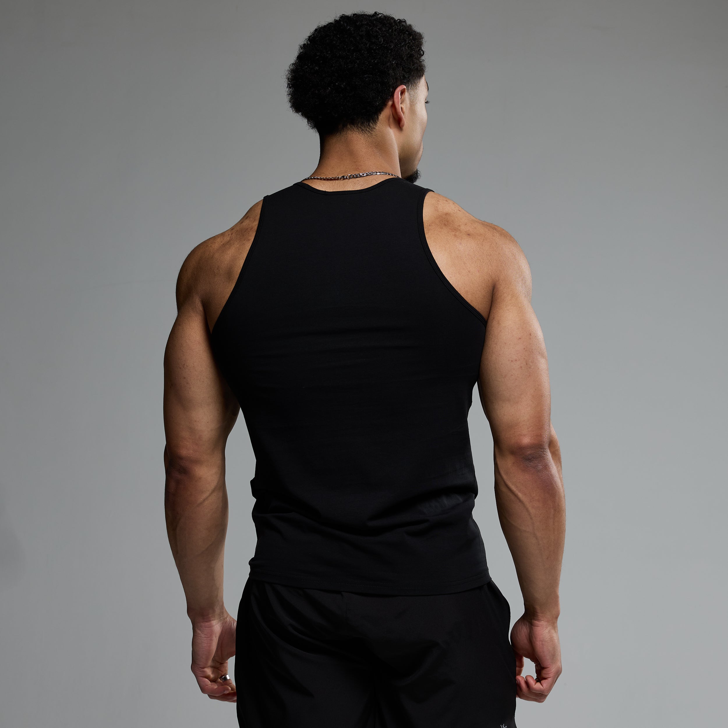 Vanquish Essential Black Regular Fit Tank Top