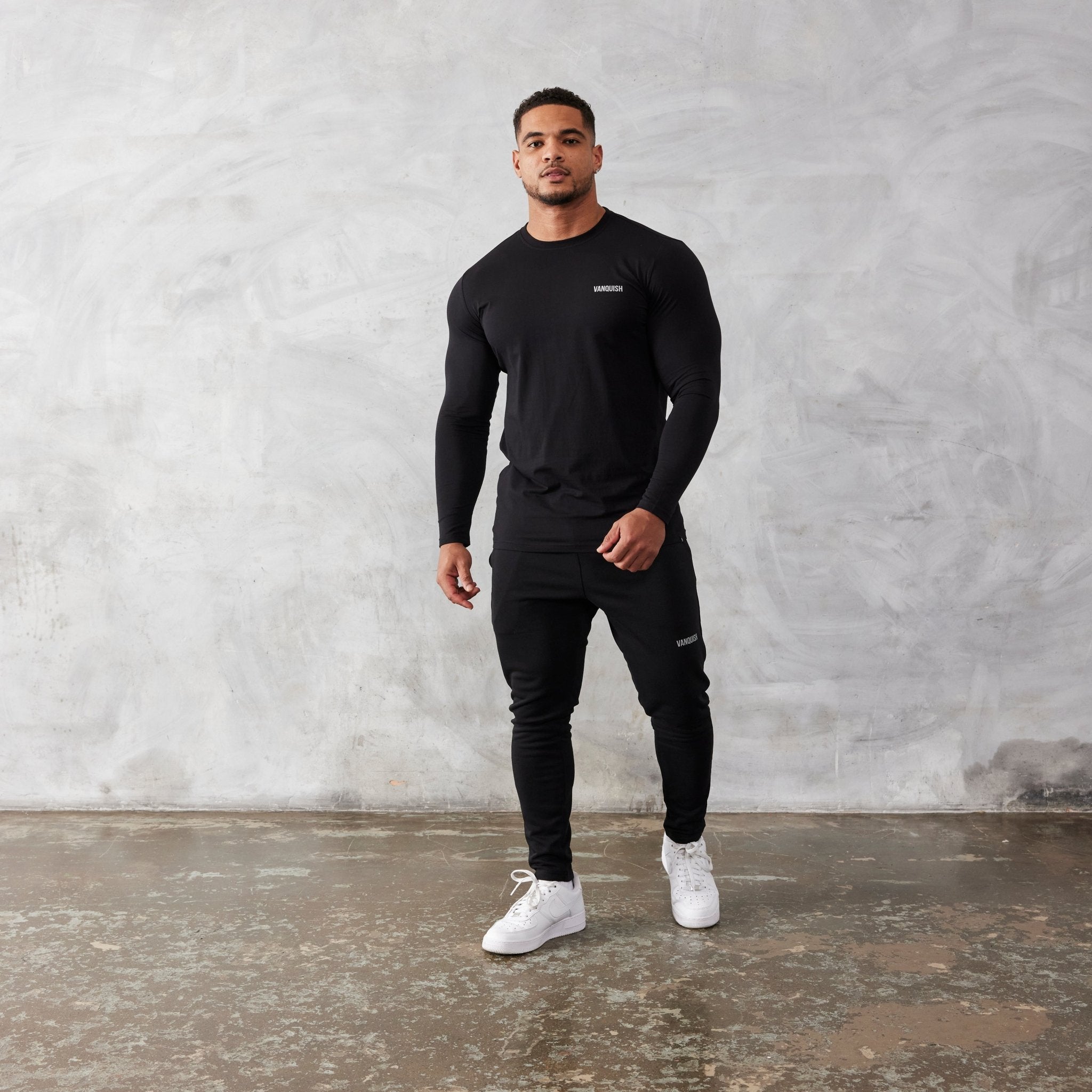 Vanquish Essential Black Slim Fit Long Sleeve T Shirt - Vanquish Fitness