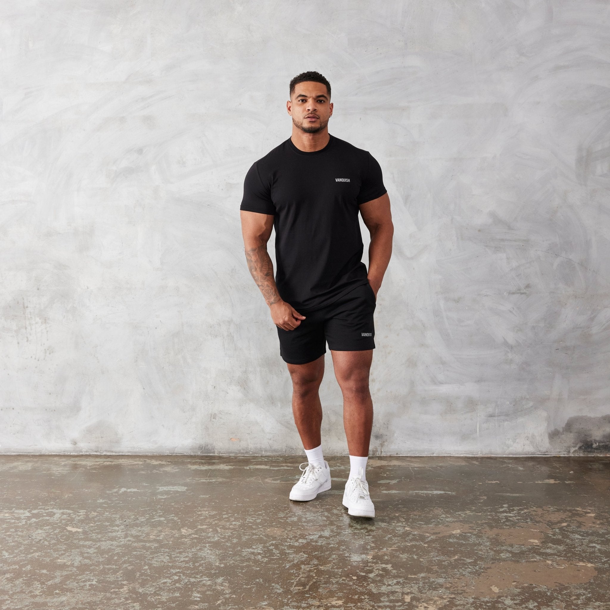 Vanquish Essential Black Slim Fit Short Sleeve T Shirt - Vanquish Fitness