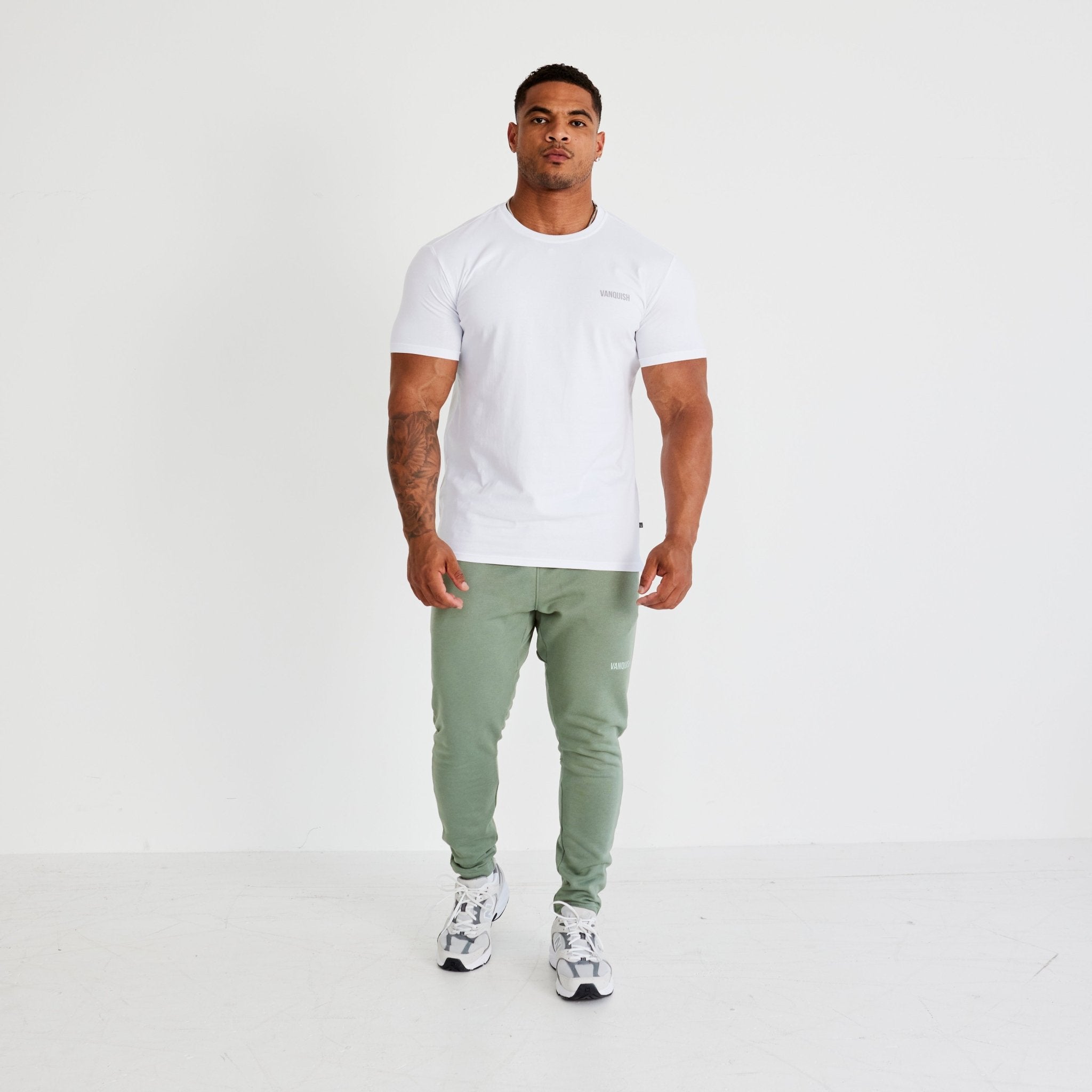 Vanquish Essential White Slim Fit Short Sleeve T Shirt - Vanquish Fitness